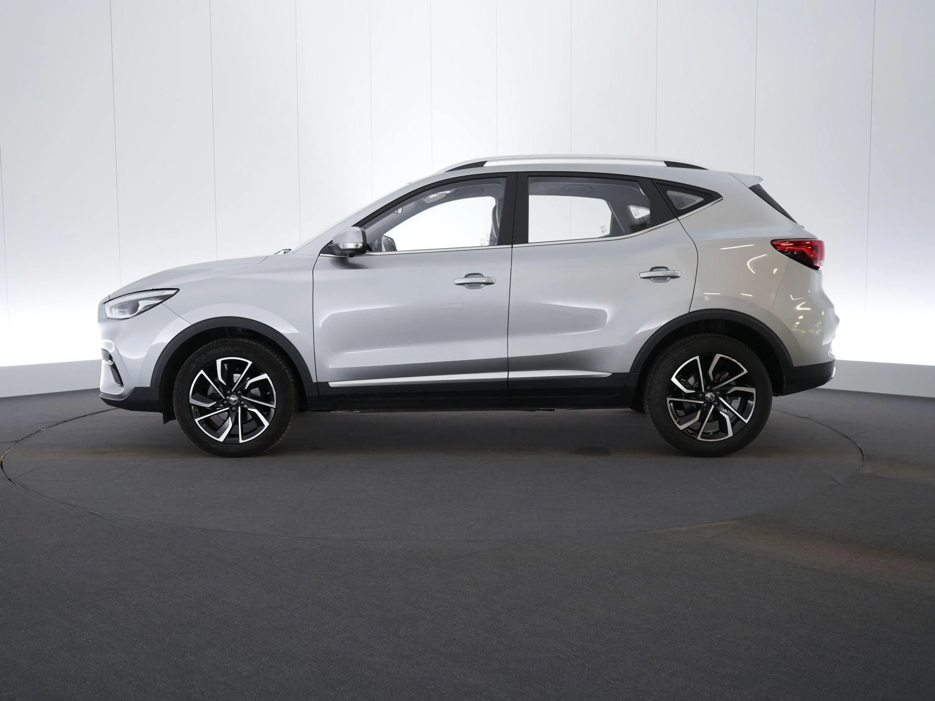 MG ZS ICE 1.0 AT LUXURY FWD