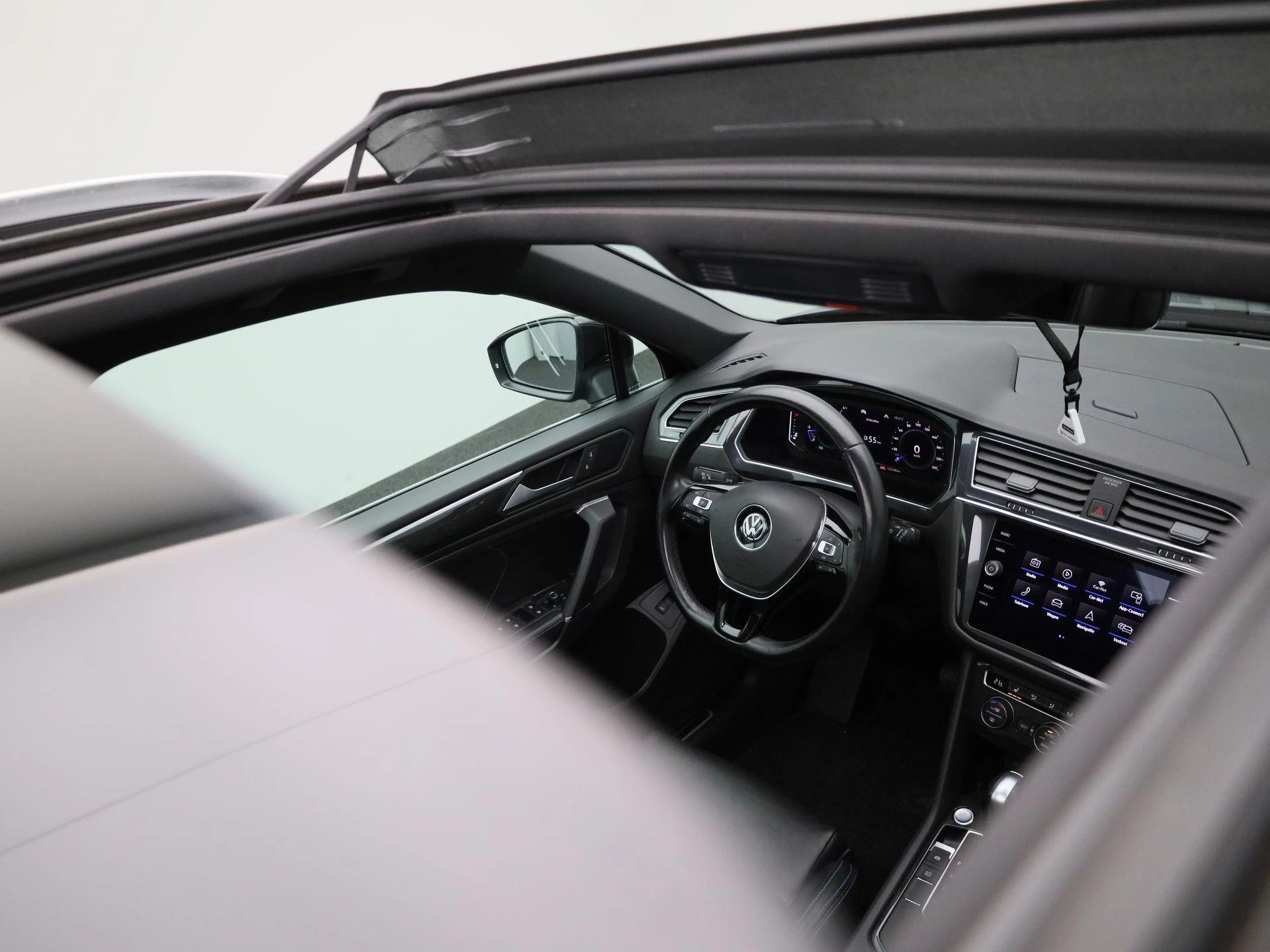 Volkswagen-Tiguan Allspace-image-43