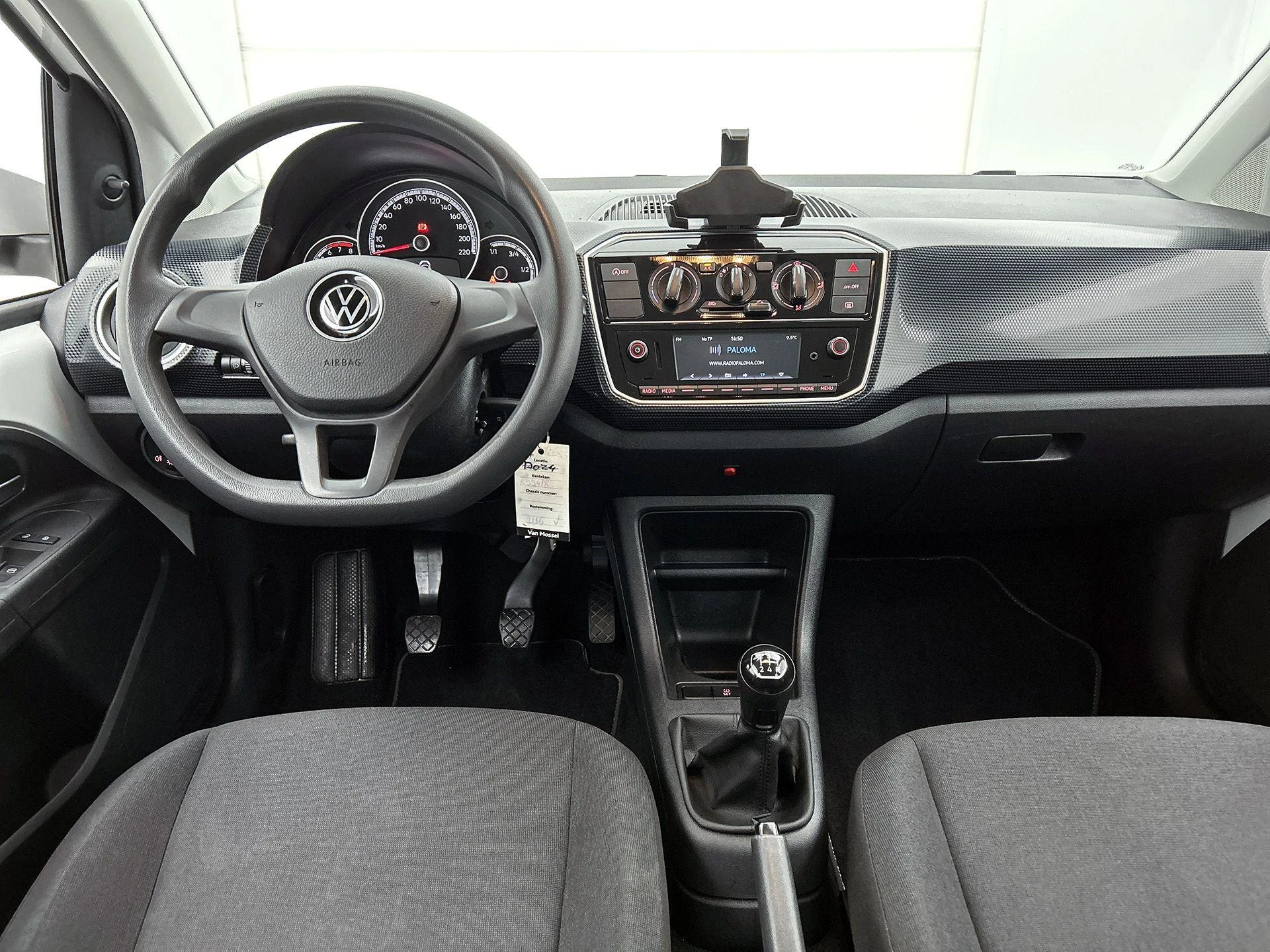 Volkswagen-up!-image-18