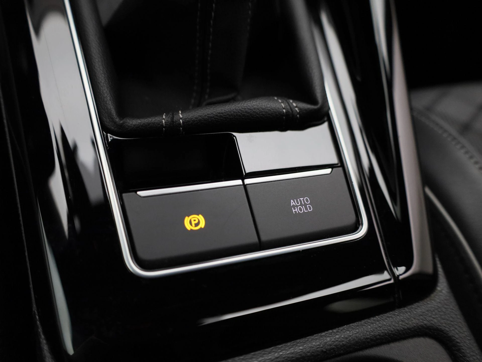Volkswagen-Golf-image-33