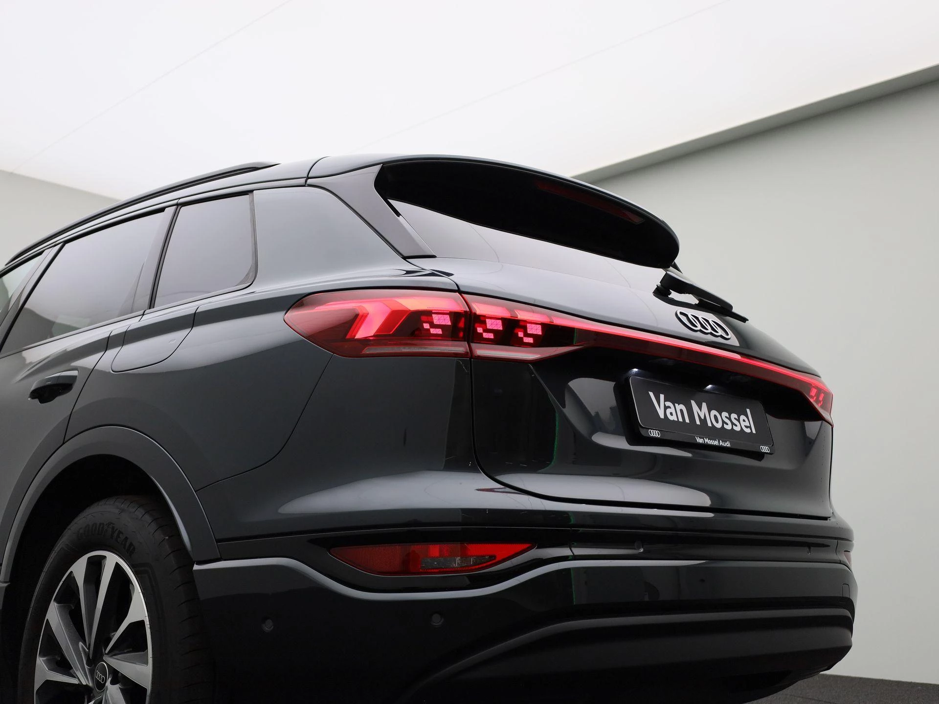 Audi-Q6 e-tron-image-54