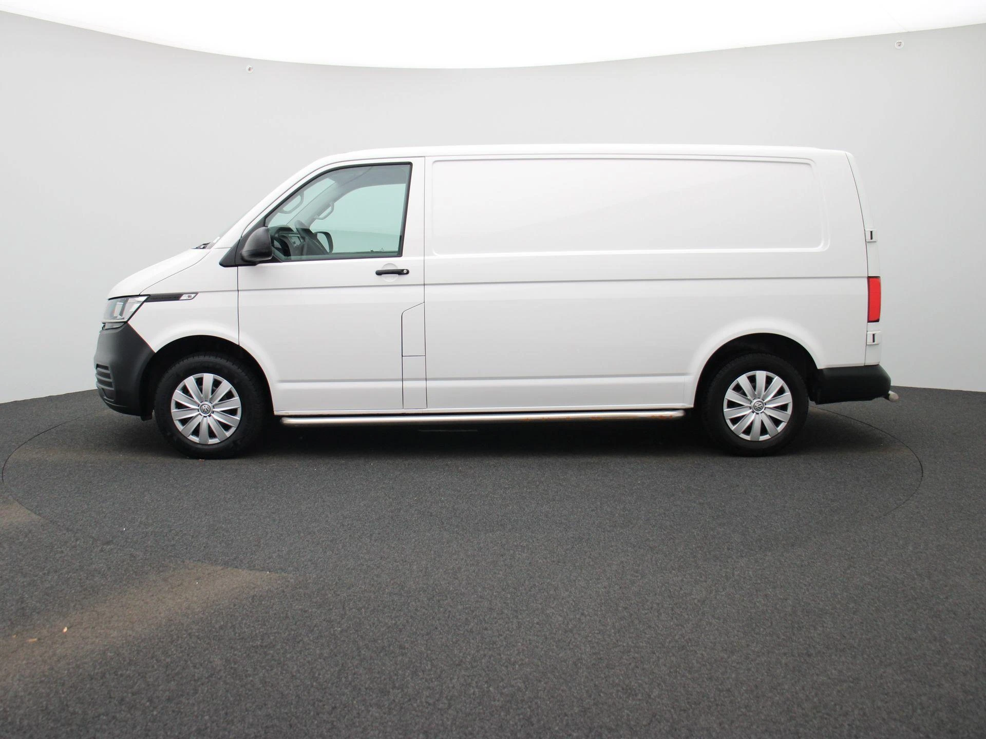 Volkswagen-Transporter-image-3