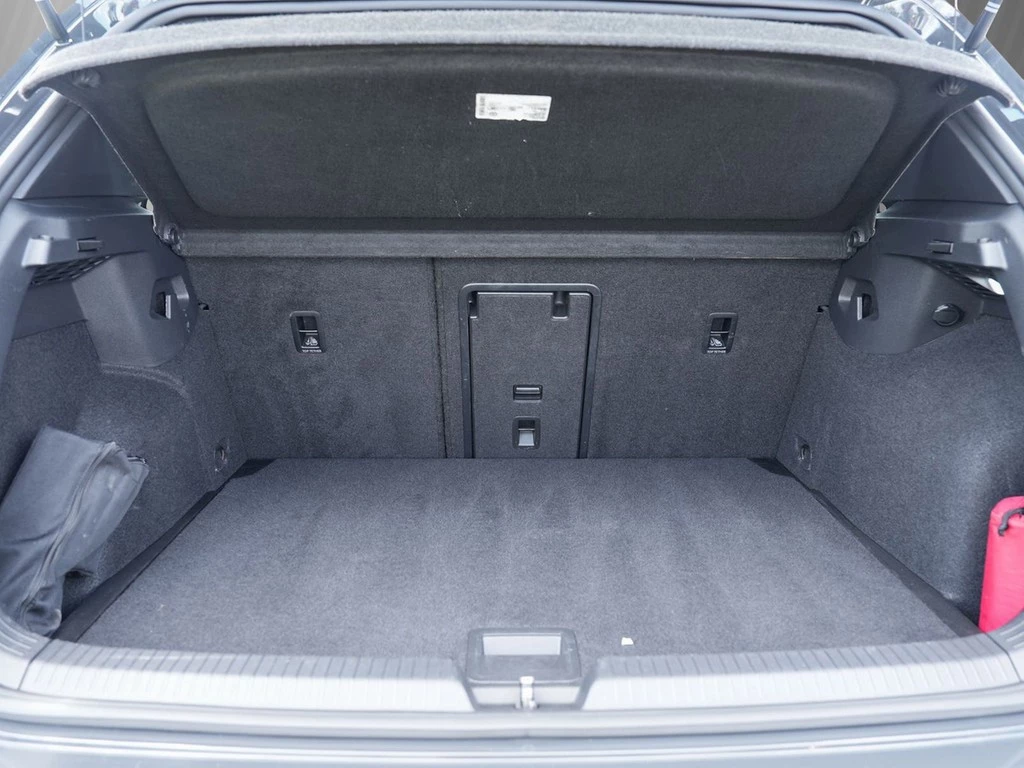 Volkswagen Golf GTD DSG 2.0 TDI DSG *IQ-Light*Navi*App-Con-Travel-Assist*Kamera*18" Bakersfield*uvm...