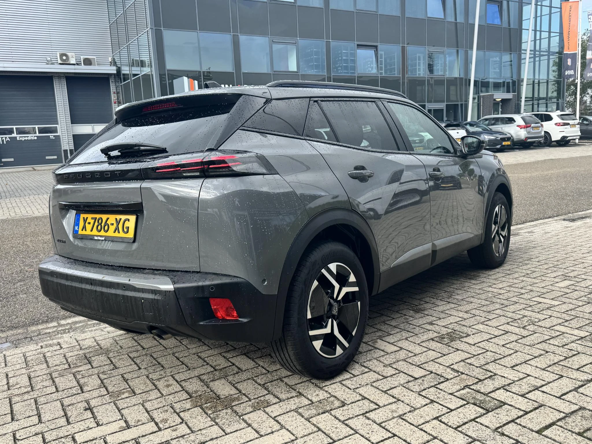 Peugeot-2008-image-18