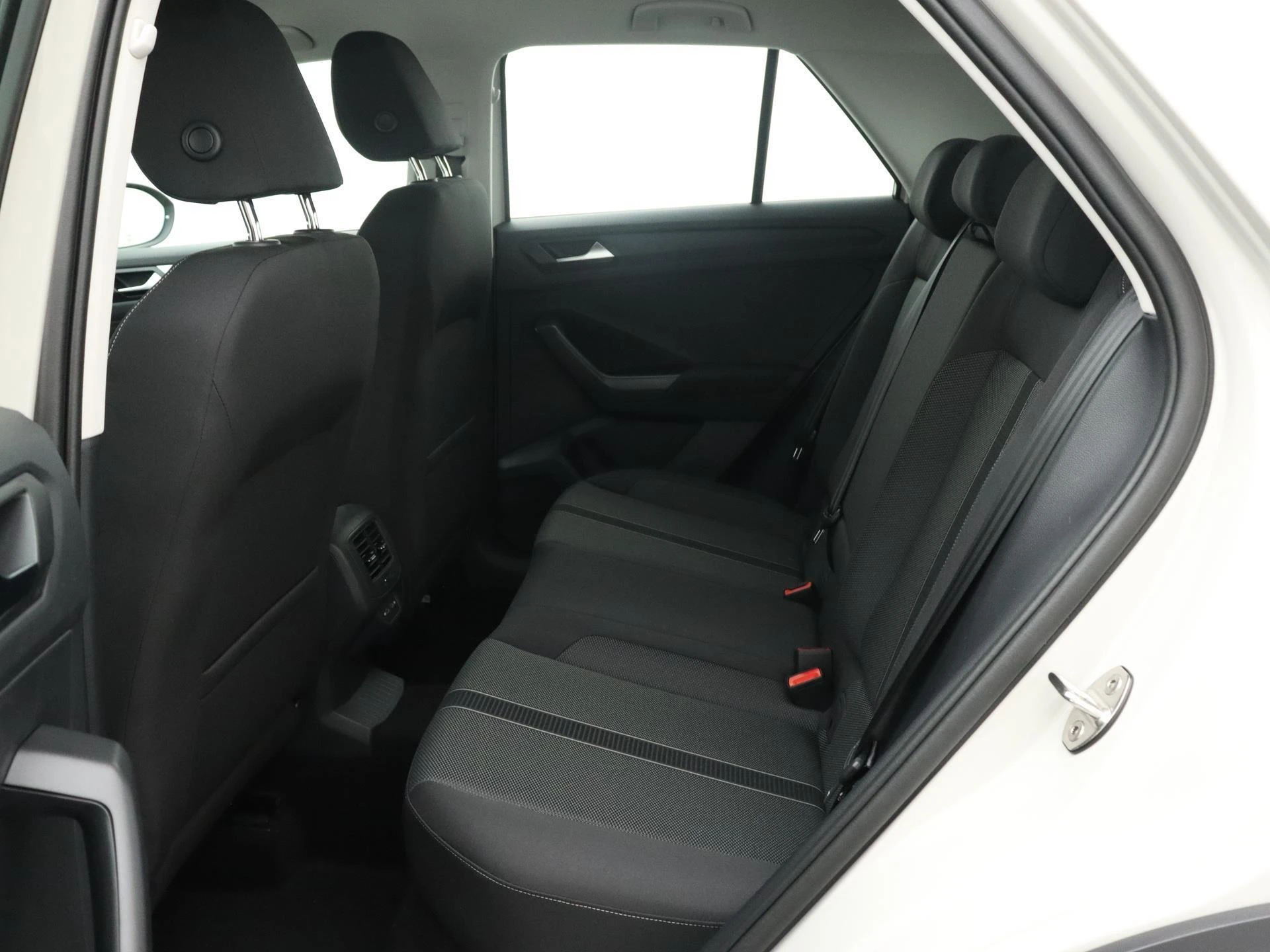 Volkswagen-T-Roc-image-8