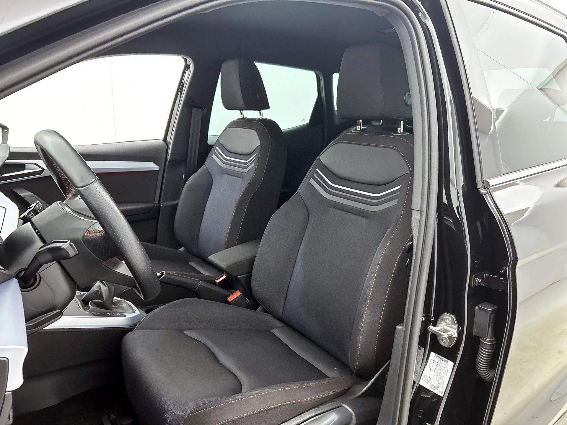 SEAT-Arona-image-32