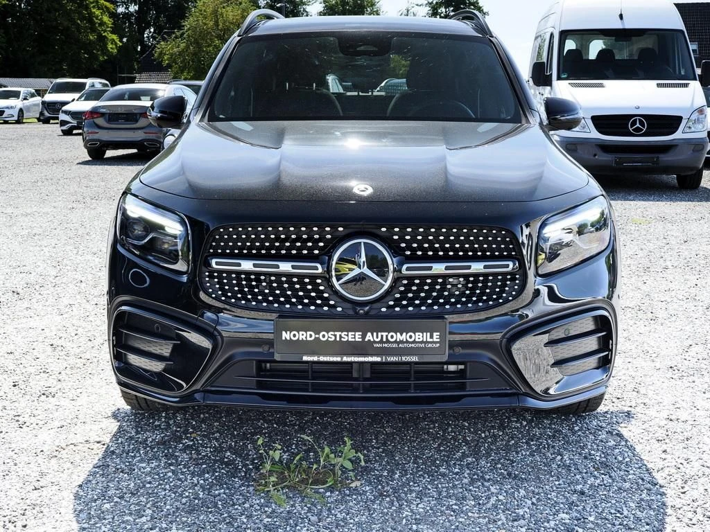 Mercedes-Benz-GLB 200 d-image-3