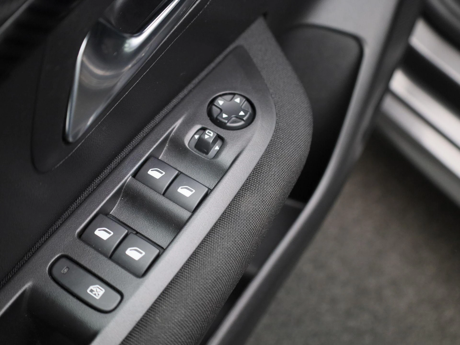 Peugeot-208-image-26