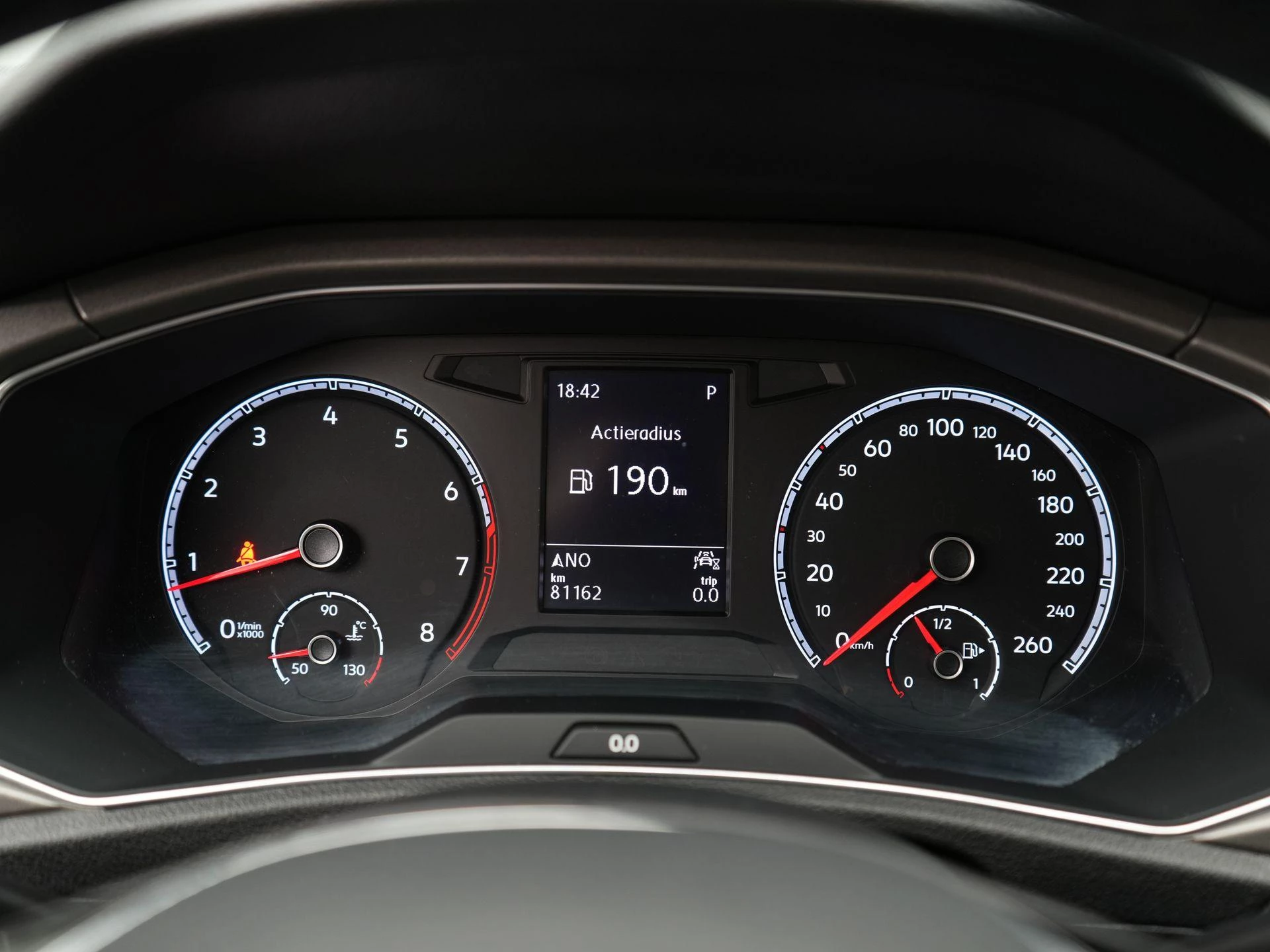 Volkswagen-T-Roc-image-10