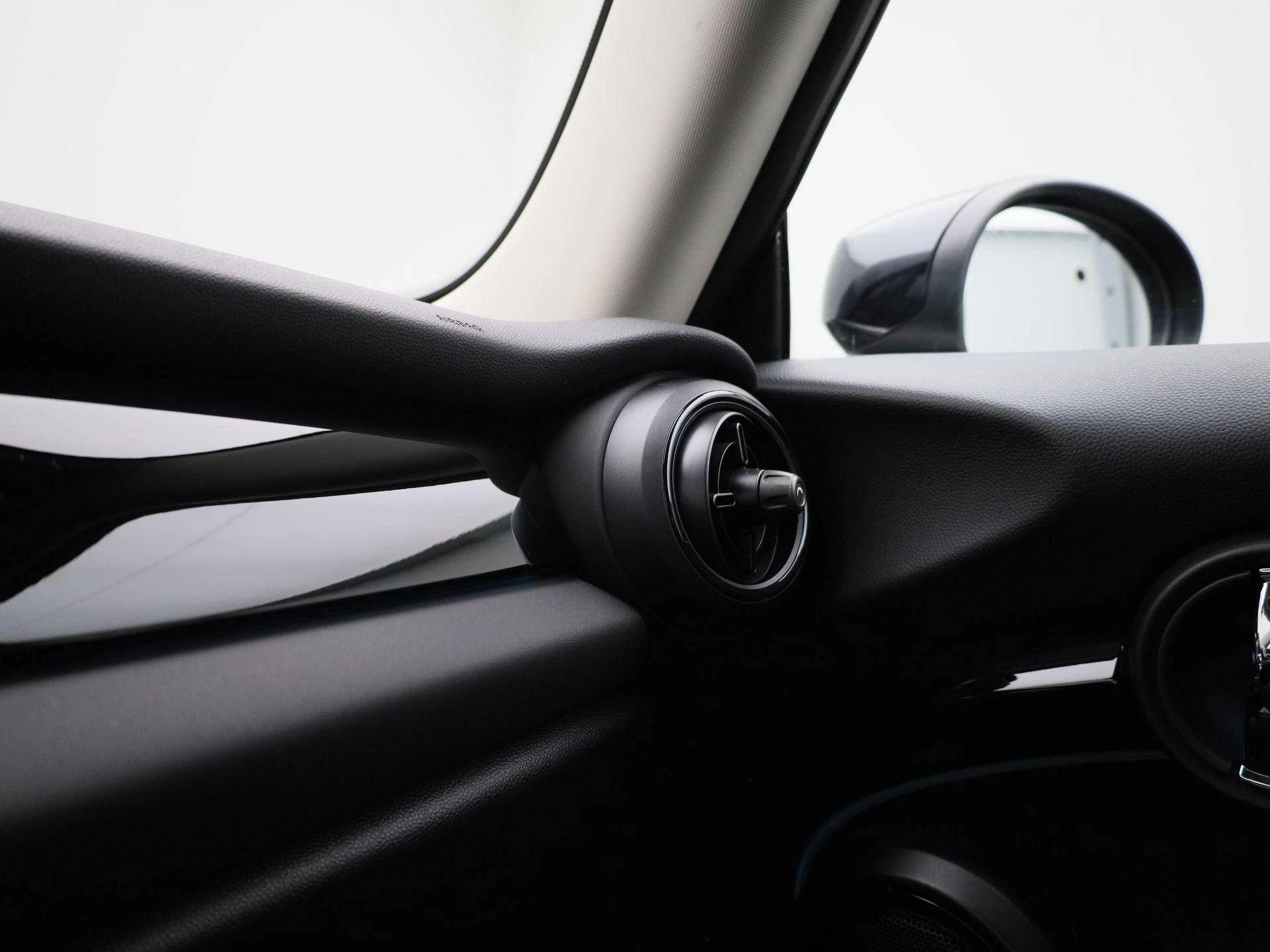 MINI-Electric-image-29