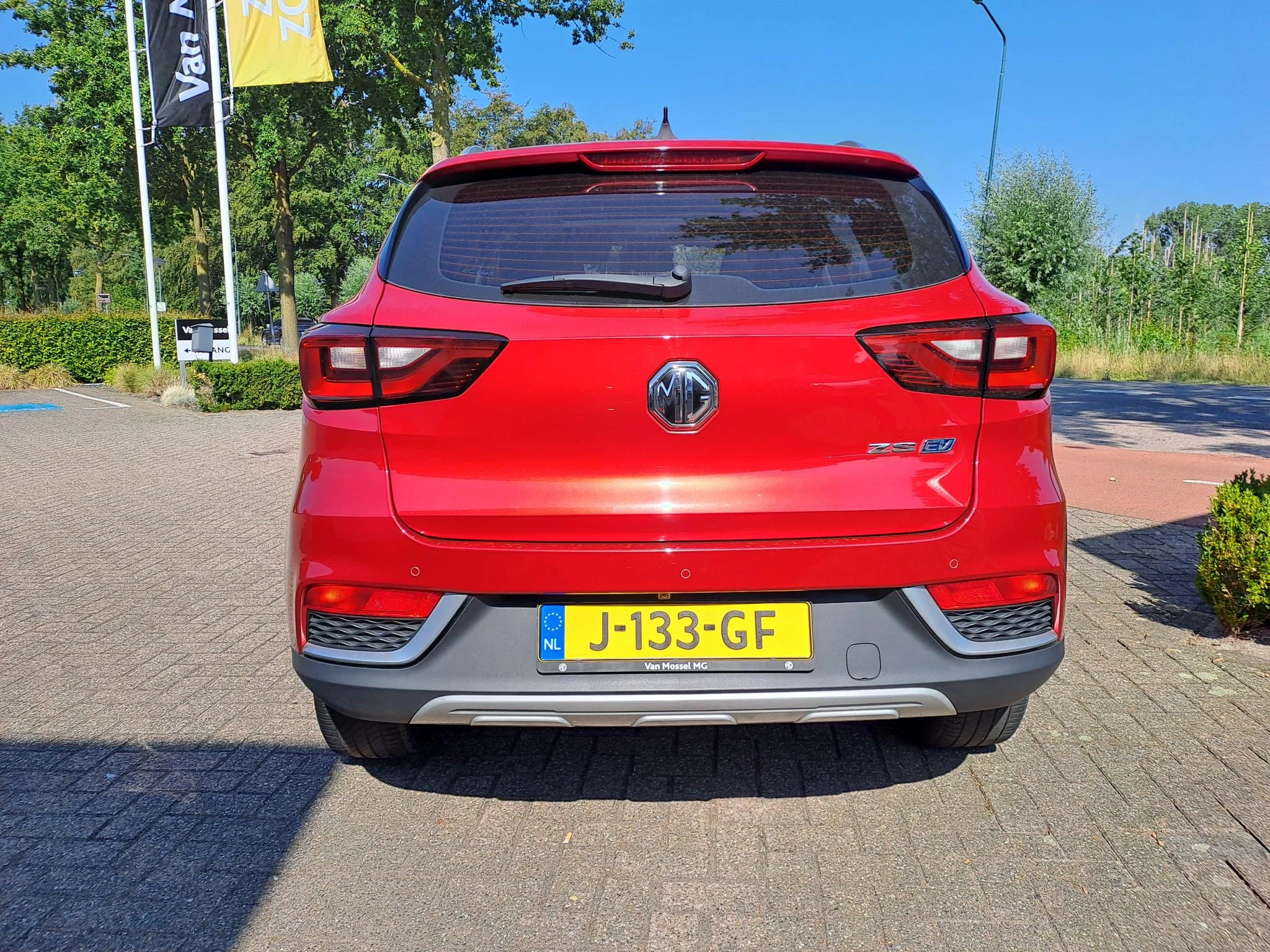 MG-ZS EV-image-3
