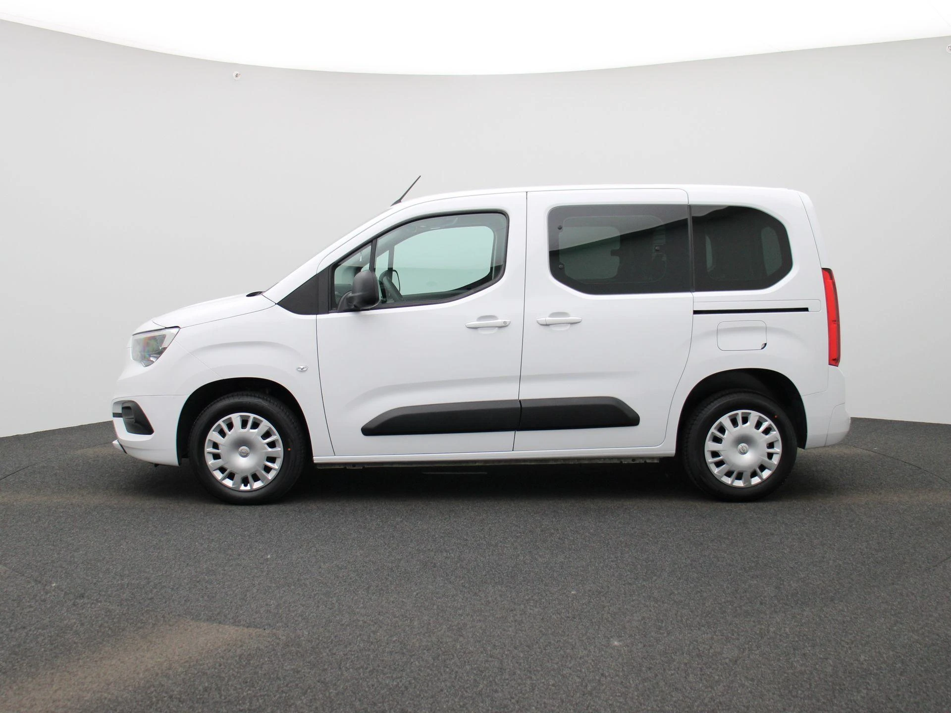 Opel-Combo Life-image-4