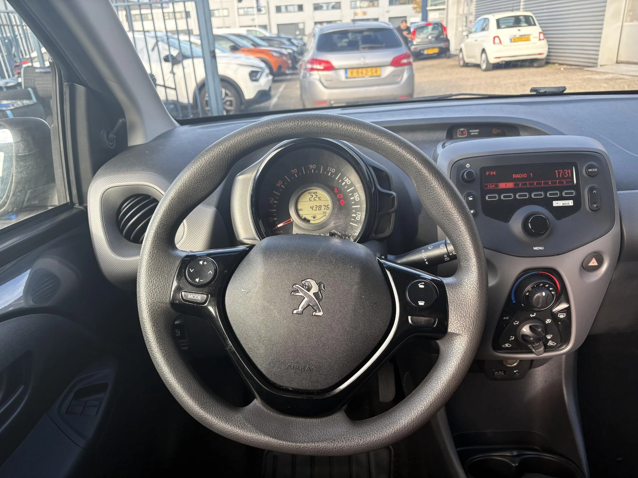 Peugeot-108-image-10