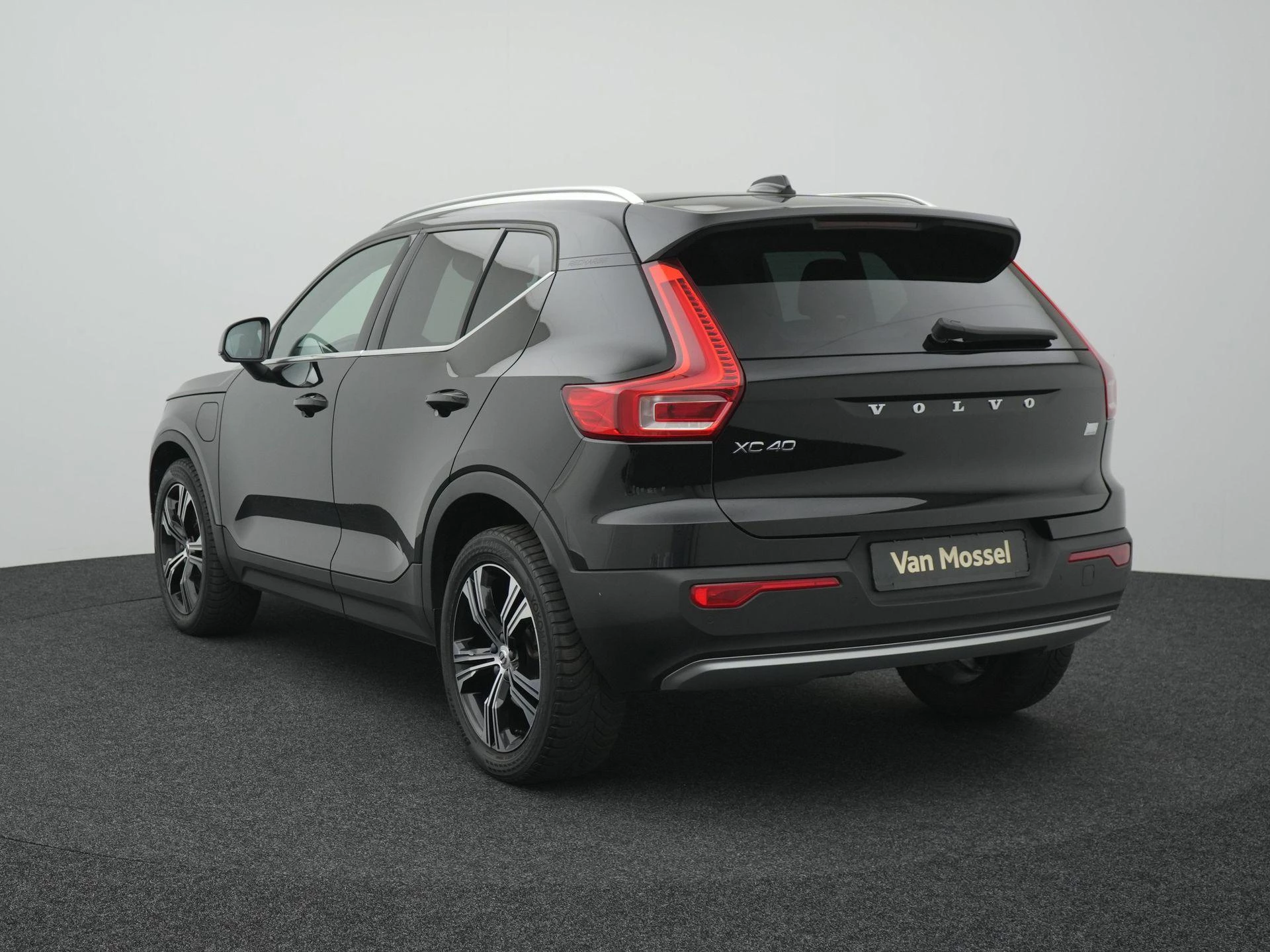Volvo-XC40-image-1