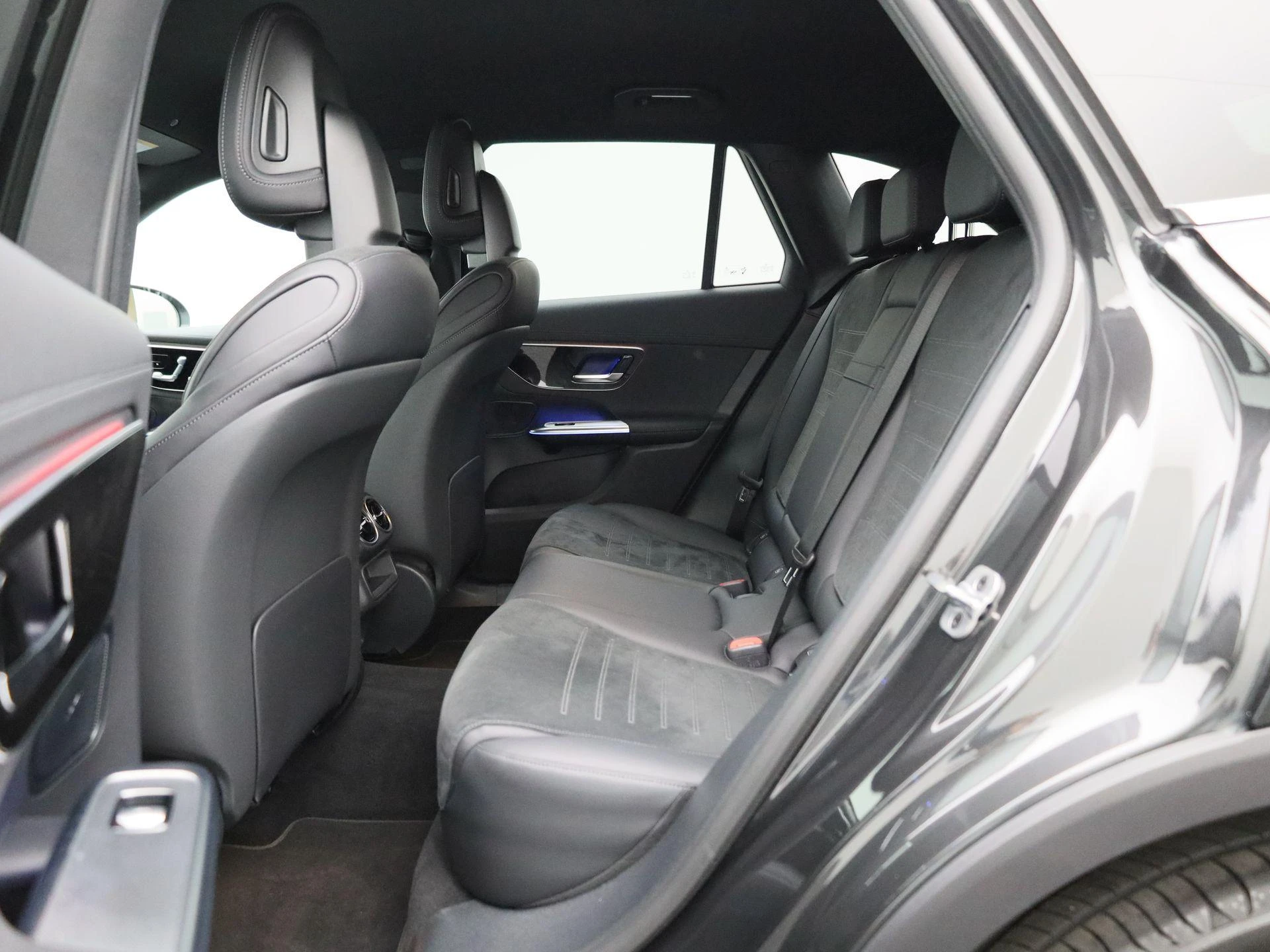Mercedes-Benz-GLC-image-12