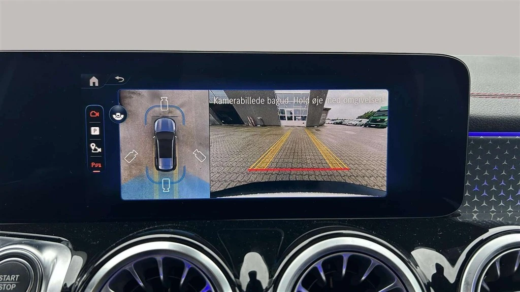 Mercedes-Benz-EQB-image-16