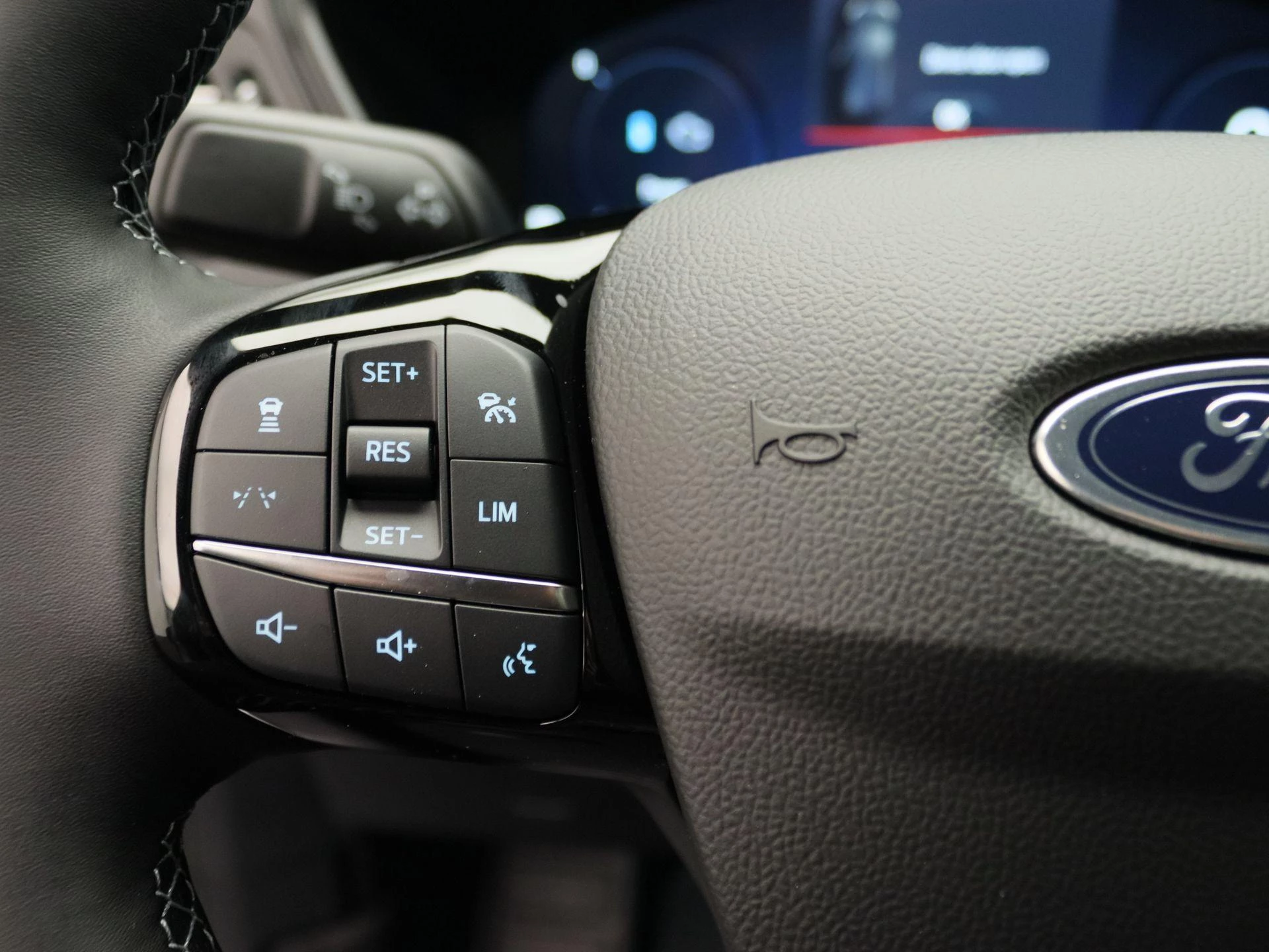 Ford-Kuga-image-25