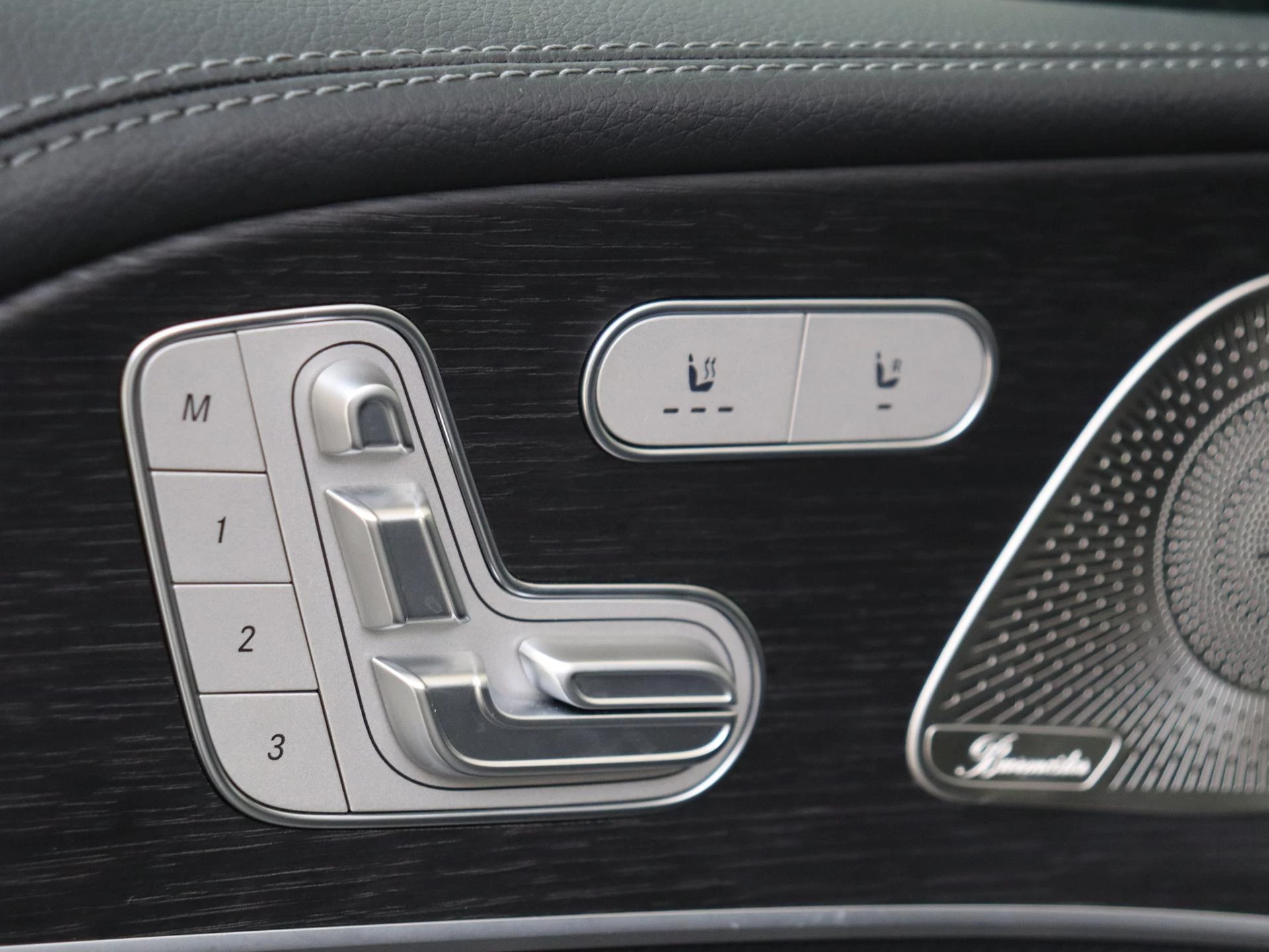 Mercedes-Benz-GLE-image-37