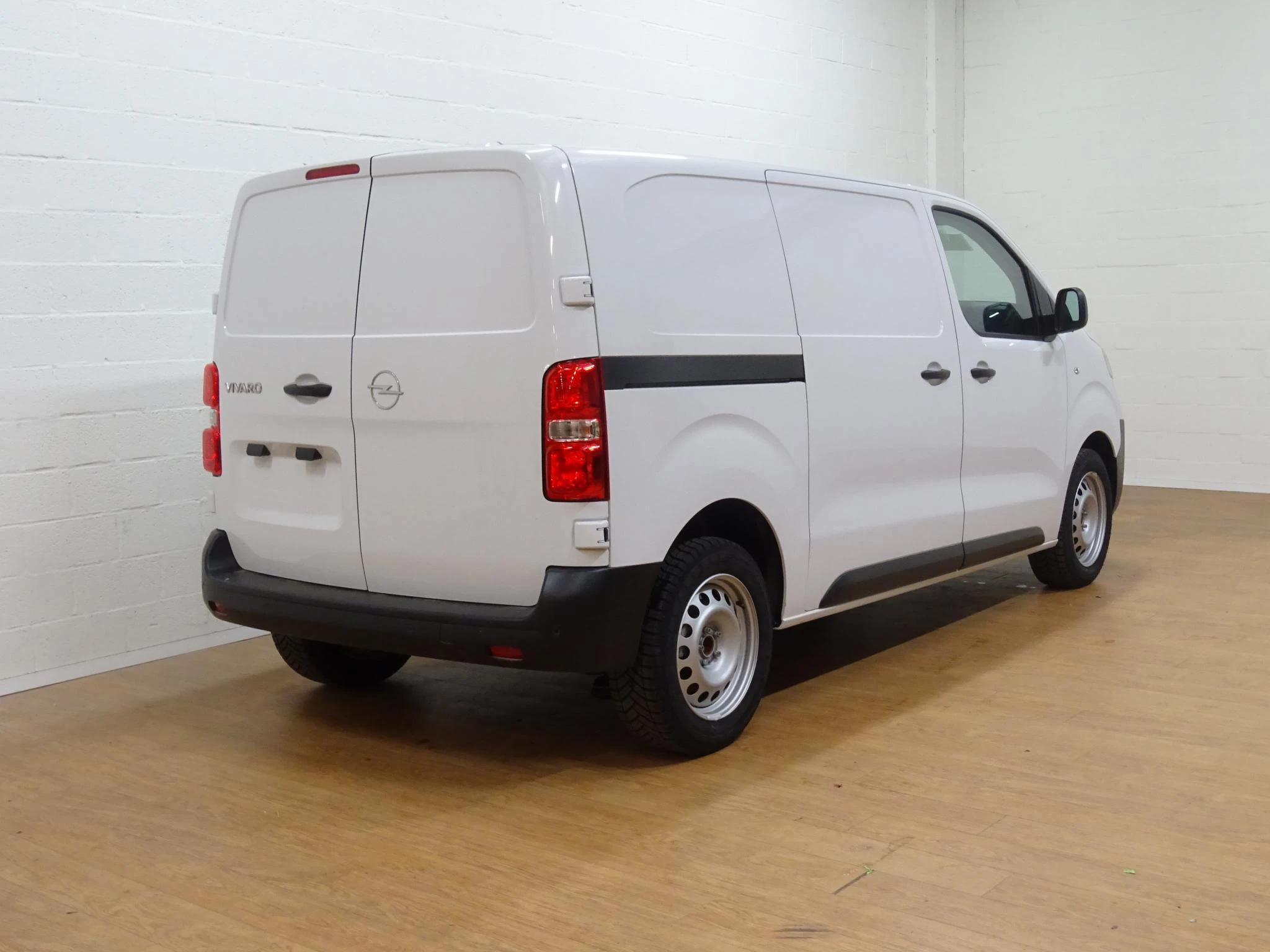 Opel-Vivaro-image-1