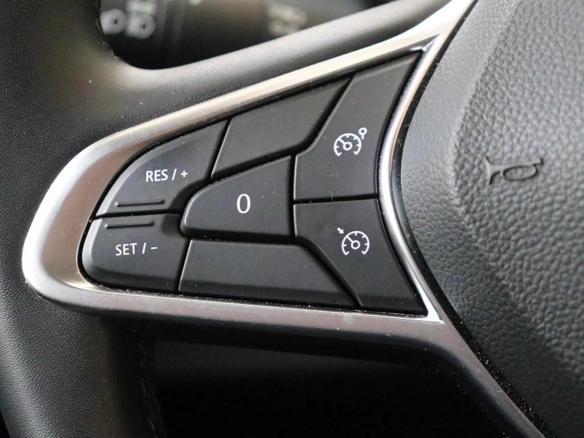 Renault-Clio-image-16
