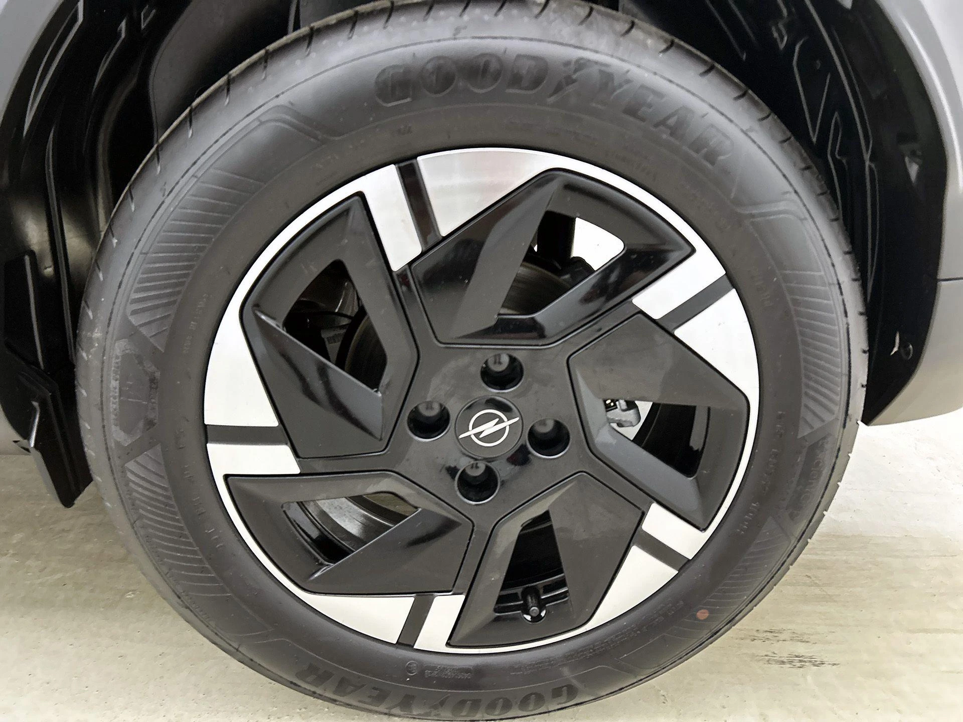 Opel-Frontera-image-39