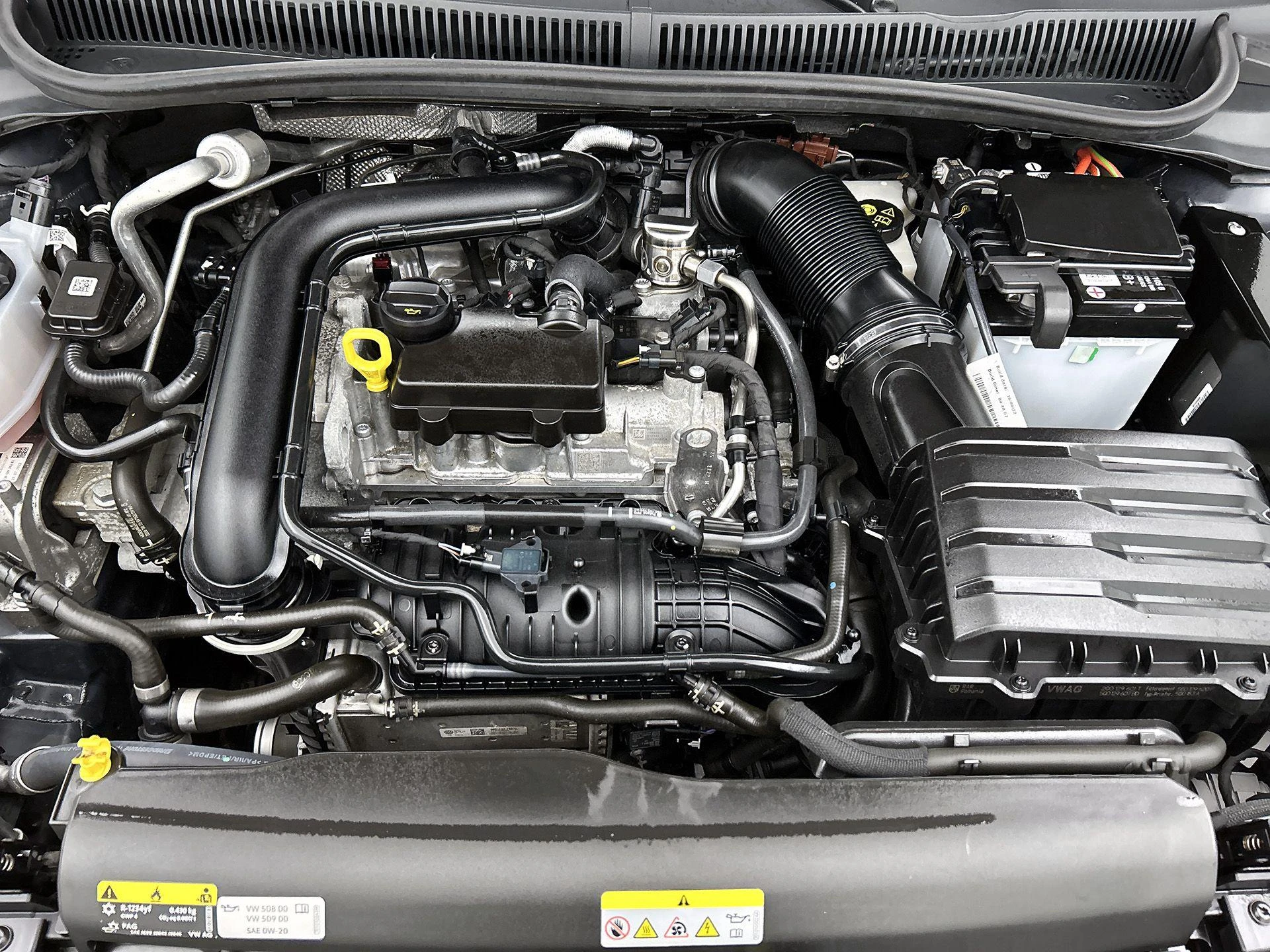 Volkswagen-Polo-image-29
