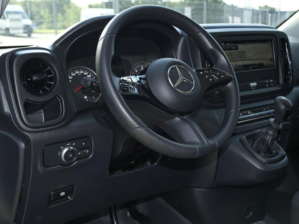 Mercedes-Benz-Vito 116-image-8