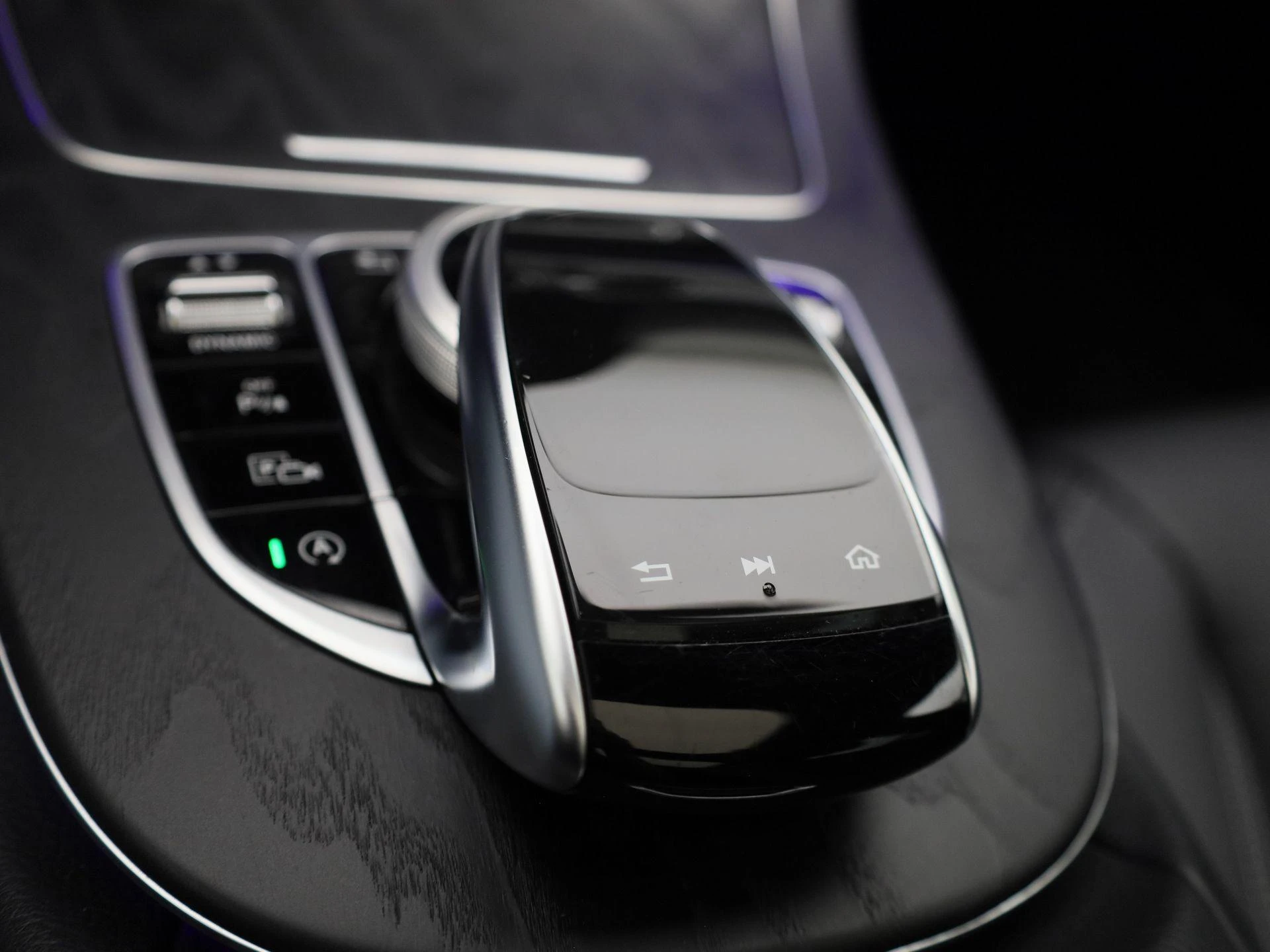 Mercedes-Benz-E-Klasse-image-21