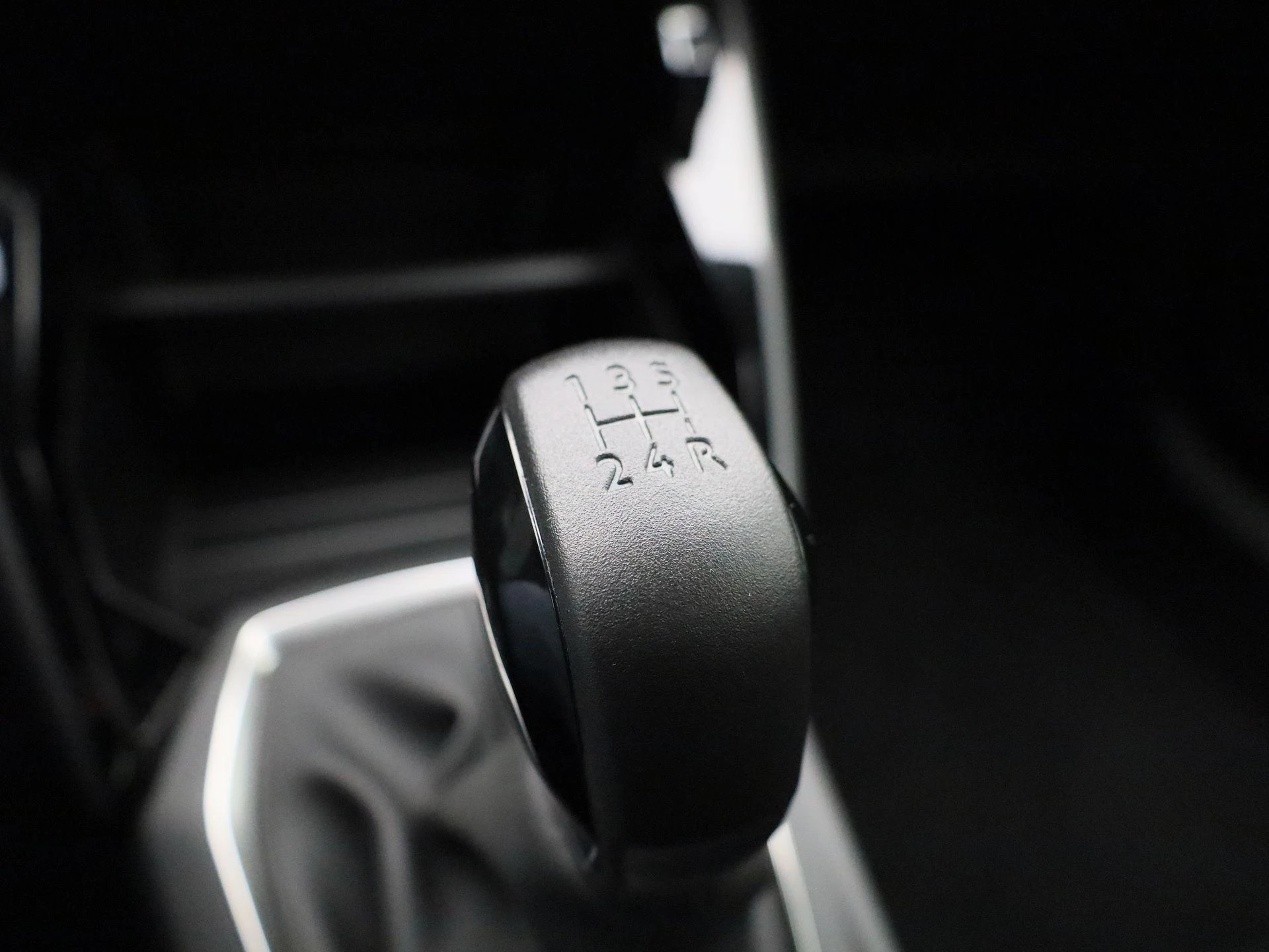 Peugeot-208-image-19