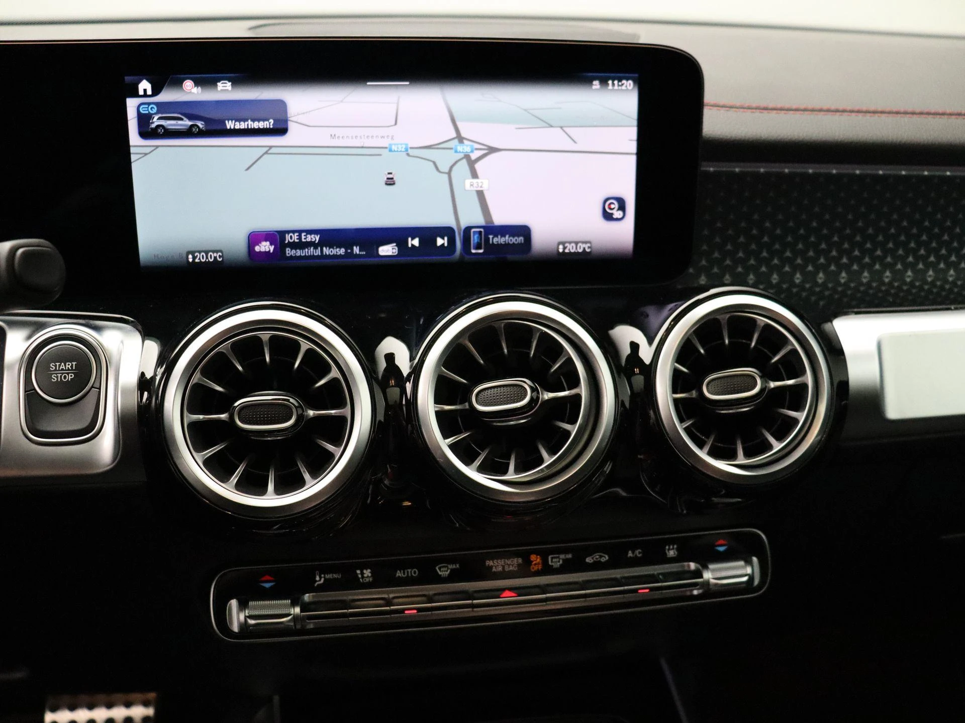 Mercedes-Benz-EQB-image-16