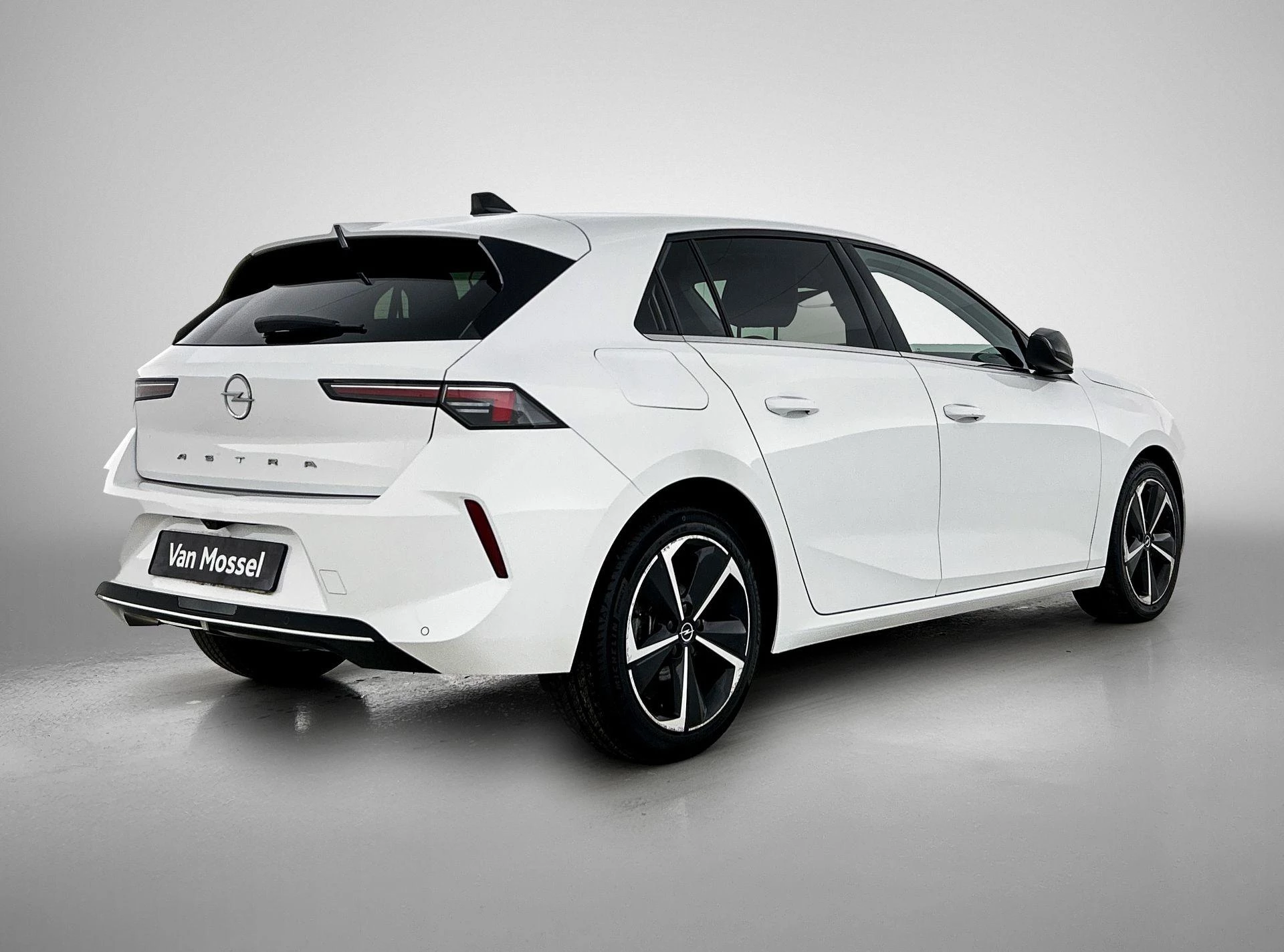 Opel-Astra-image-3