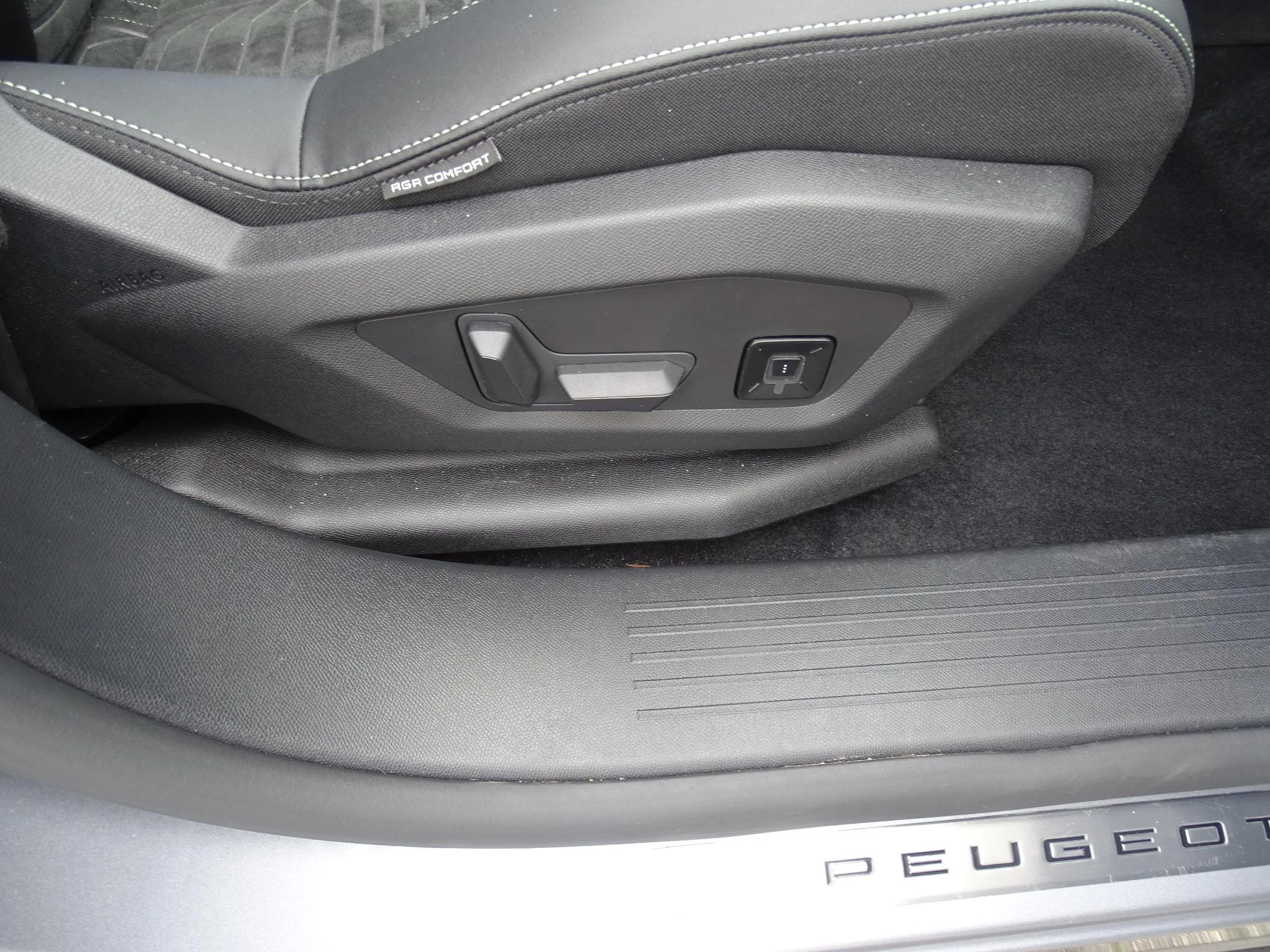 Peugeot-e-5008-image-29