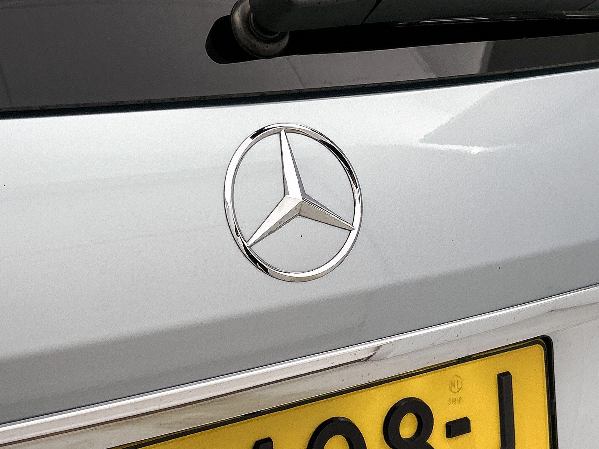 Mercedes-Benz-GLE-image-35