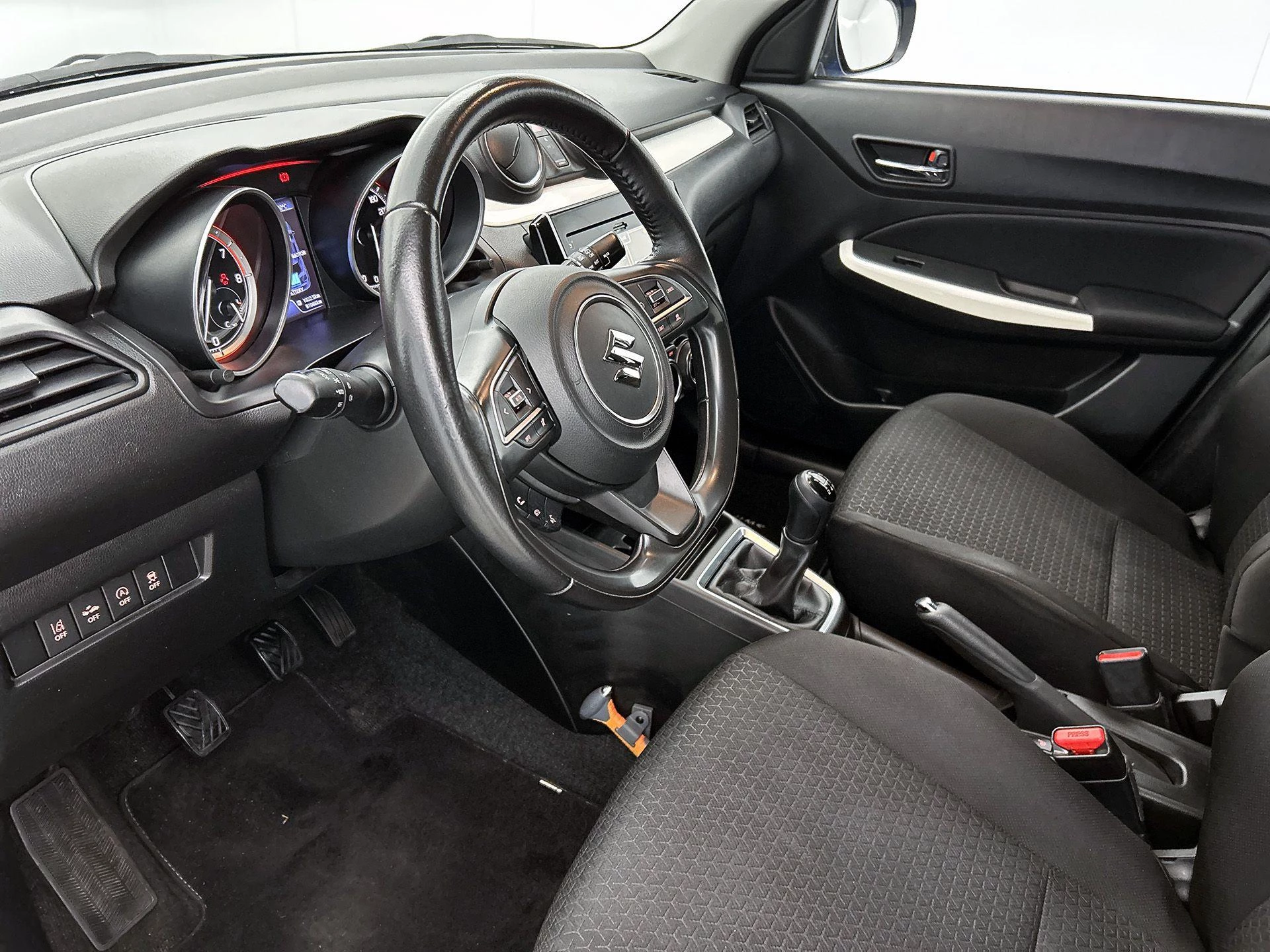 Suzuki-Swift-image-18