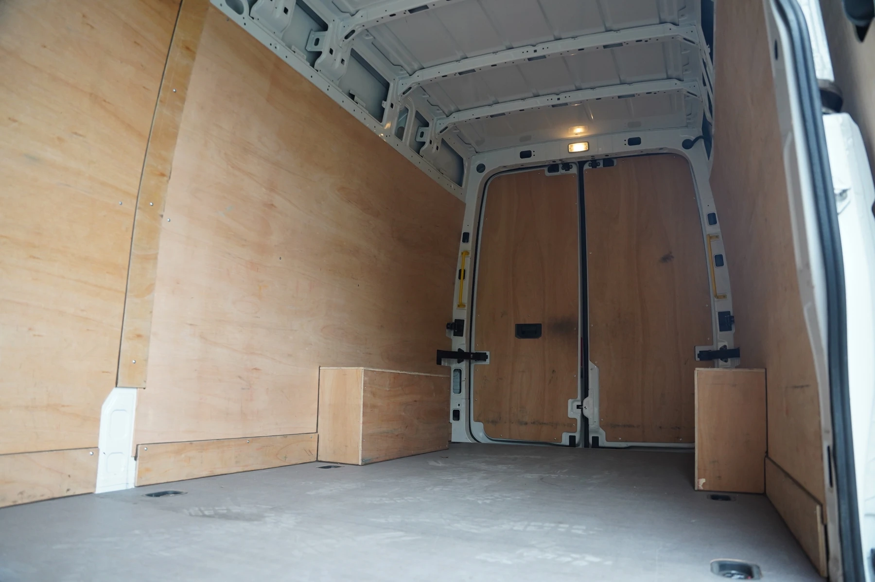 Volkswagen-Crafter-image-10