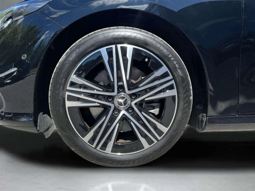 Mercedes-Benz-CLA-image-8