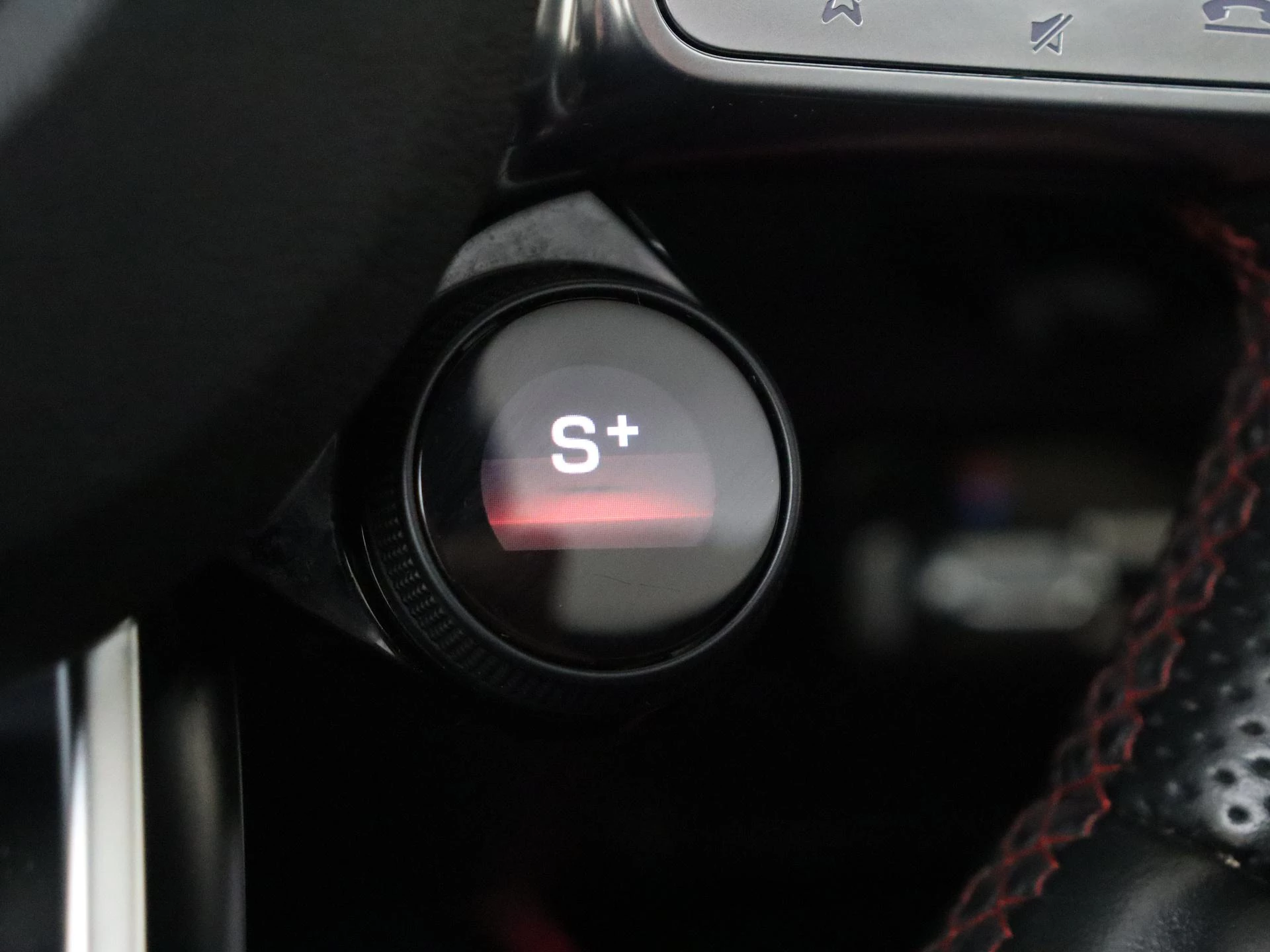 Mercedes-Benz-GLB-image-22