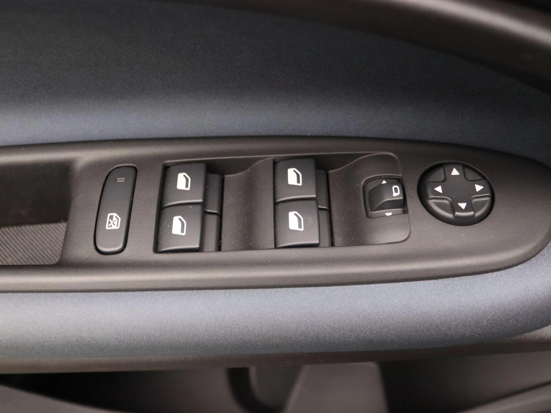 Alfa Romeo-Junior-image-18