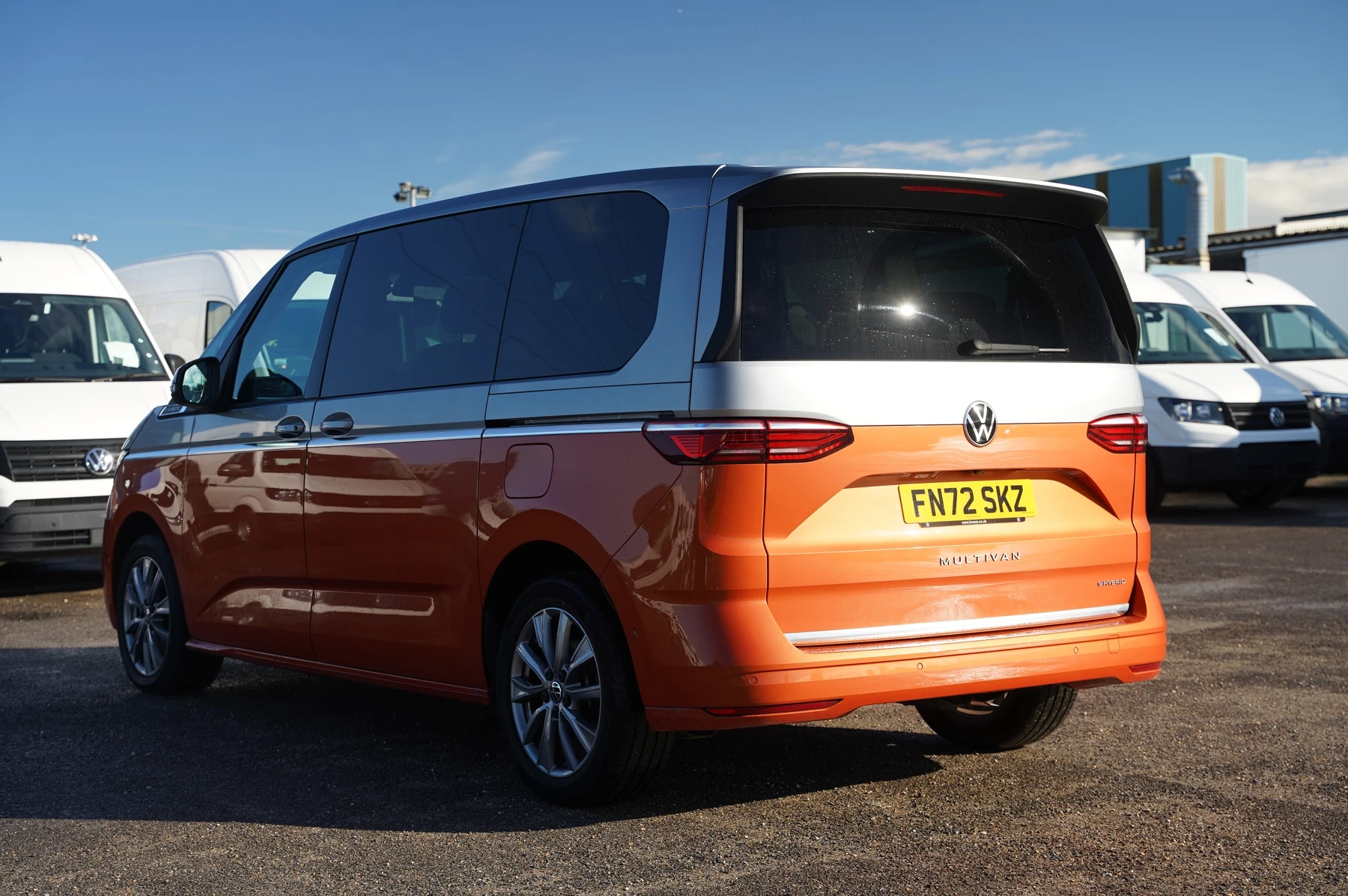 Volkswagen-Multivan-image-2