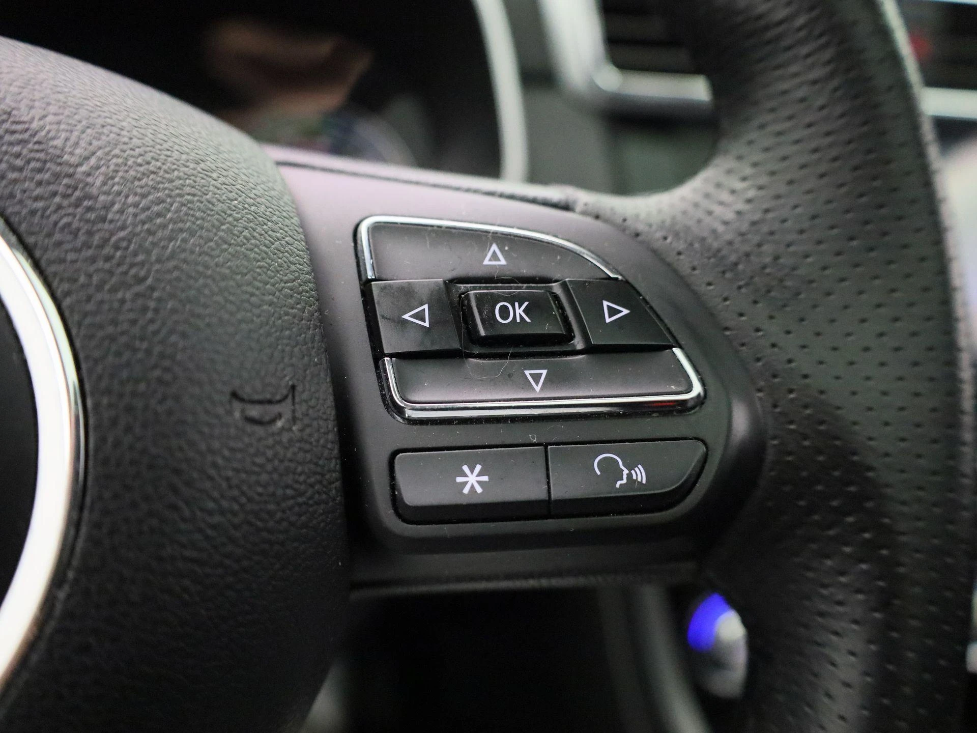 MG-ZS EV-image-17