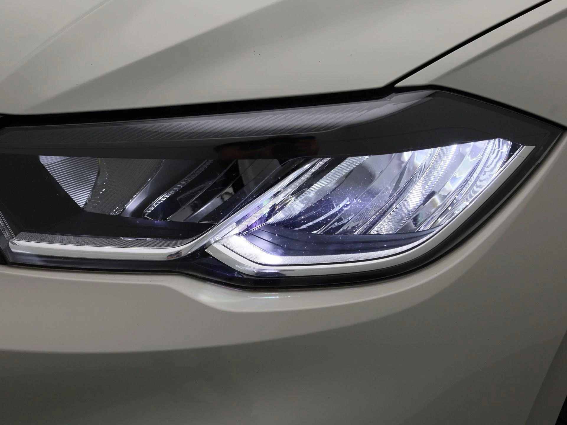 Volkswagen-Polo-image-13