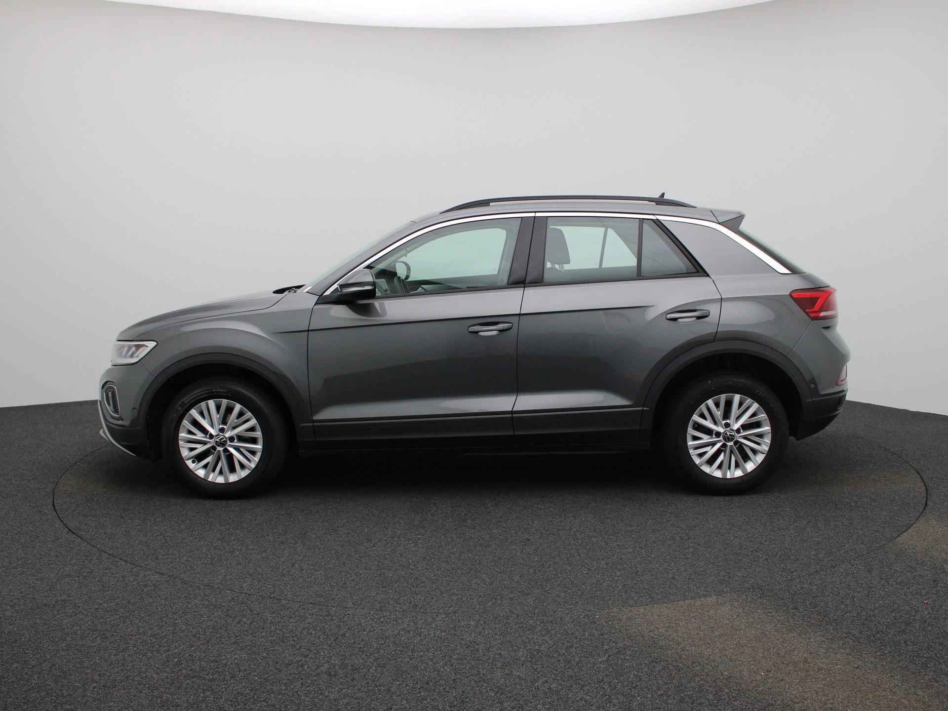 Volkswagen-T-Roc-image-3