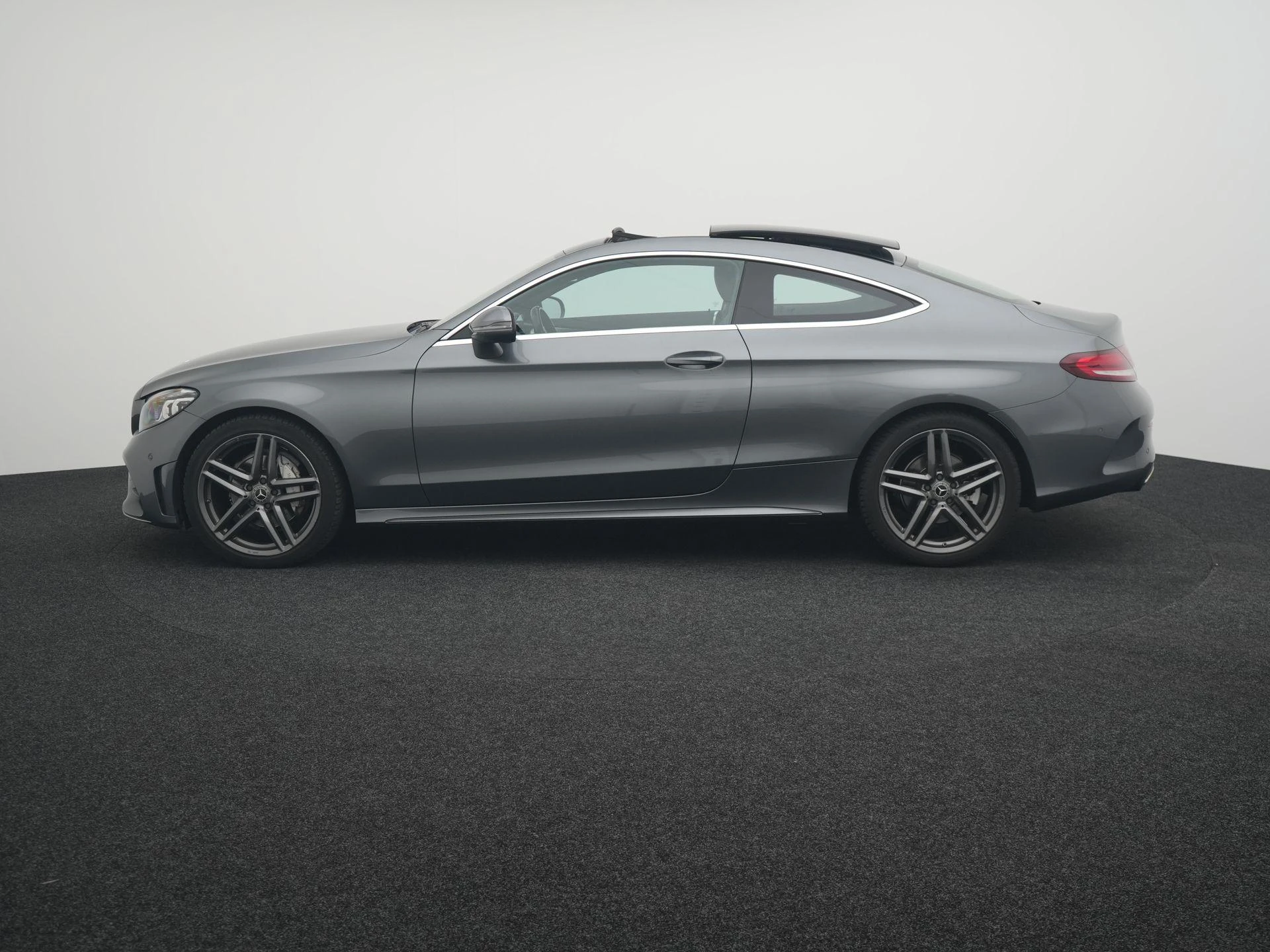 Mercedes-Benz-C-Klasse-image-3