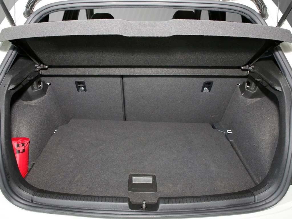 Volkswagen Polo 1.0 TSI R-Line 17" Navi Kamera