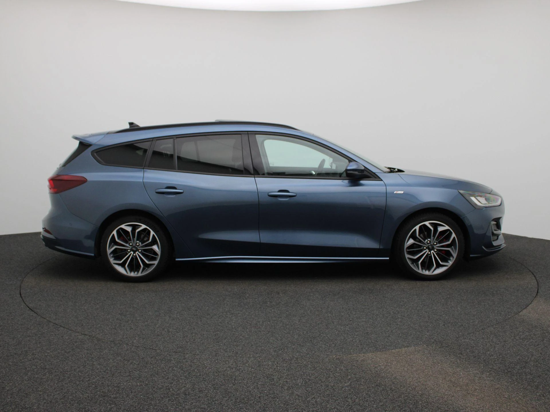 Ford Focus Wagon 1.0 EcoBoost Hybrid ST Line X