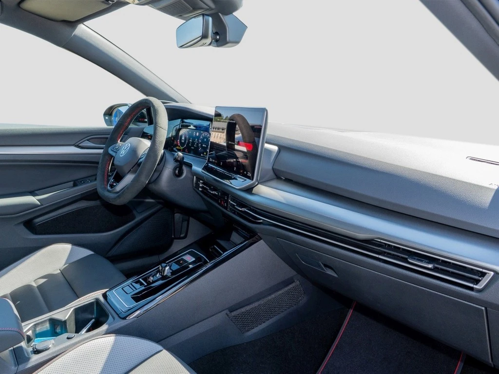Volkswagen-Golf-image-7