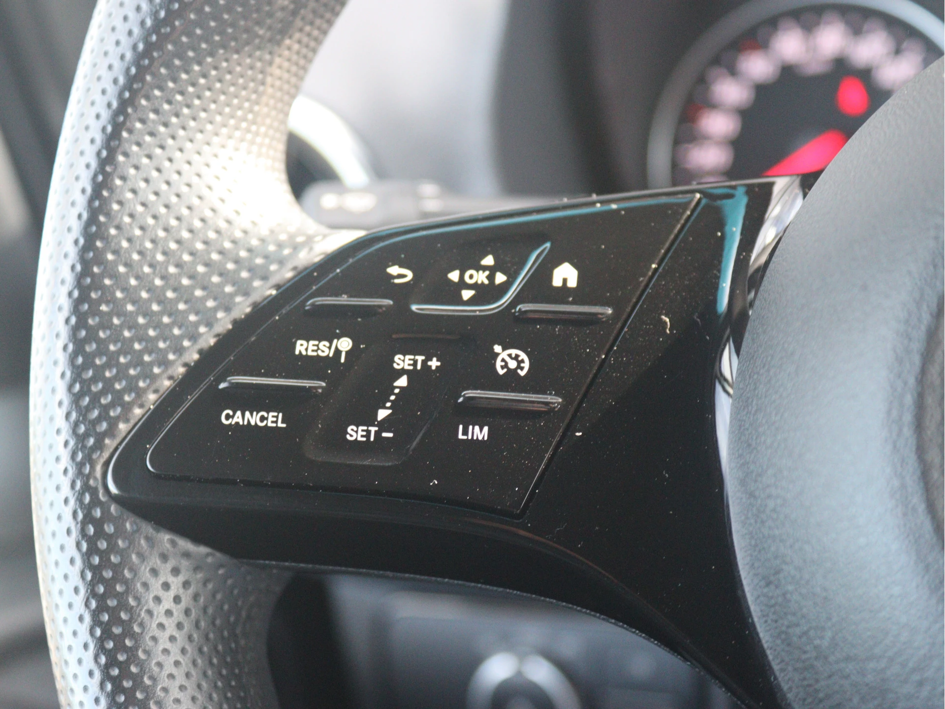 Mercedes-Benz-Sprinter-image-7