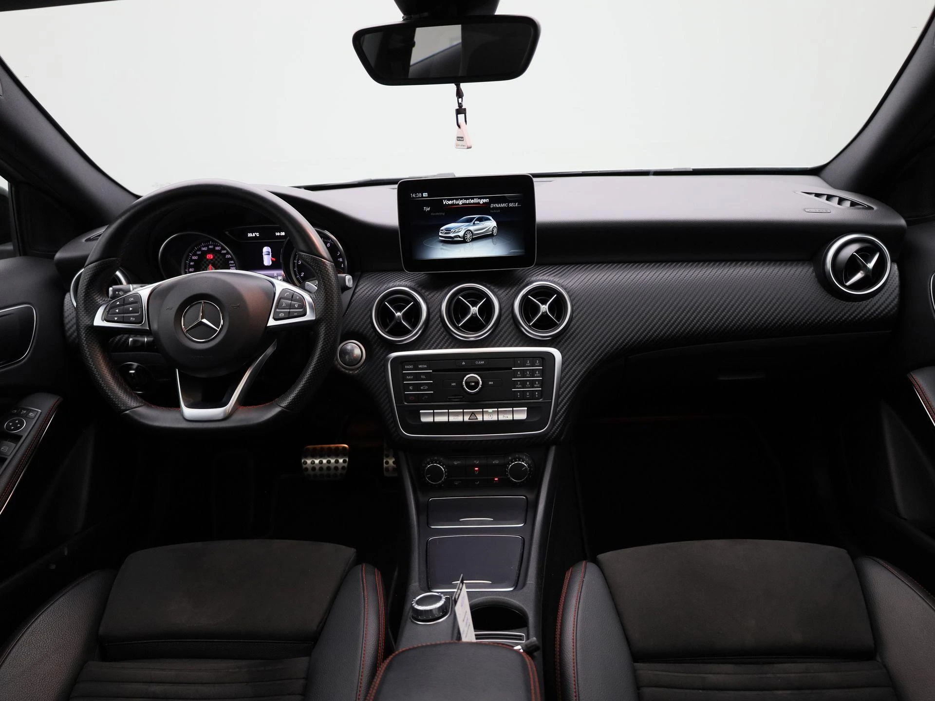 Mercedes-Benz-A-Klasse-image-36