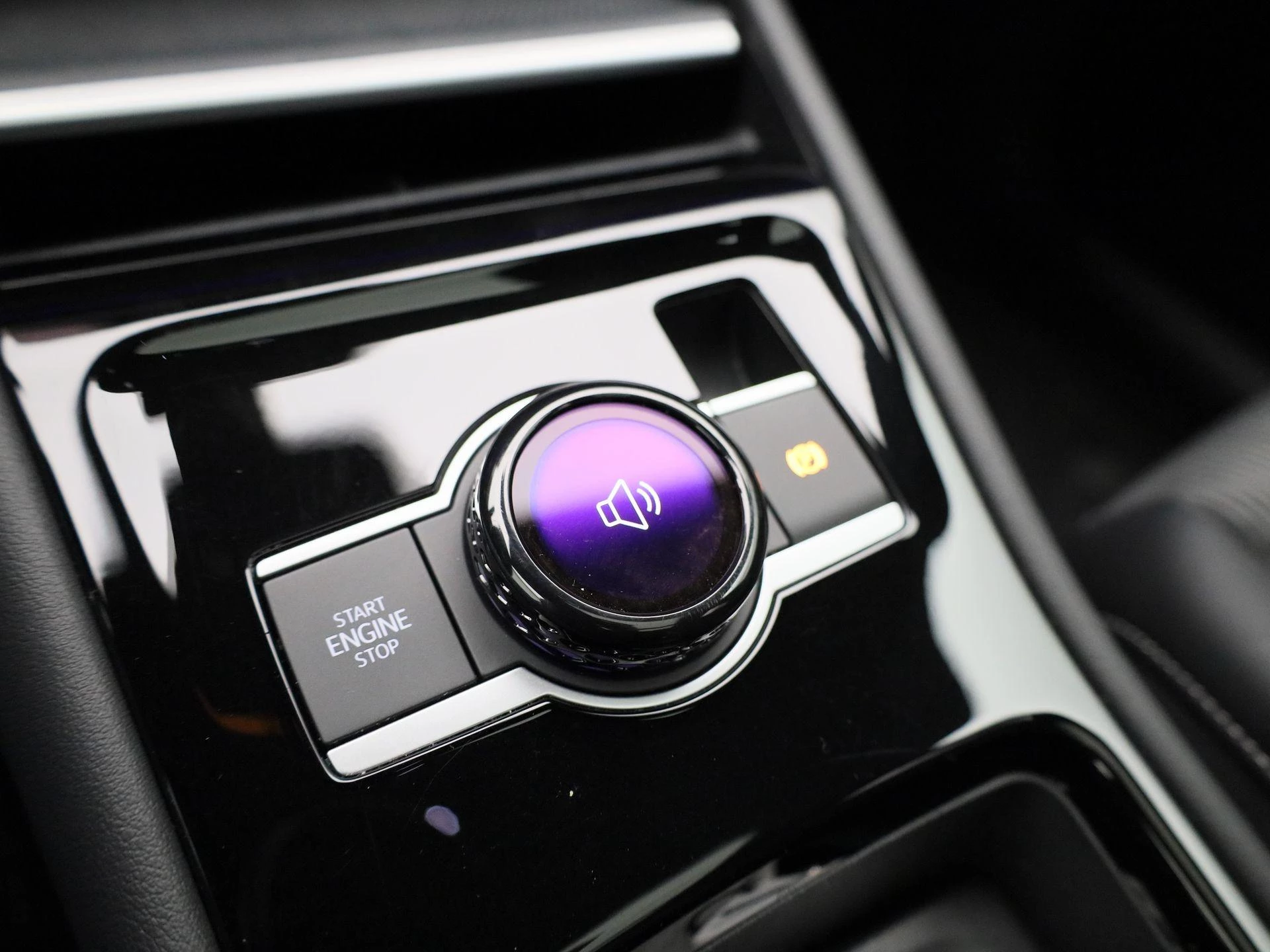 Volkswagen-Tiguan-image-27