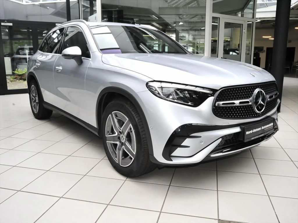 Mercedes-Benz-GLC 300 d-image-4